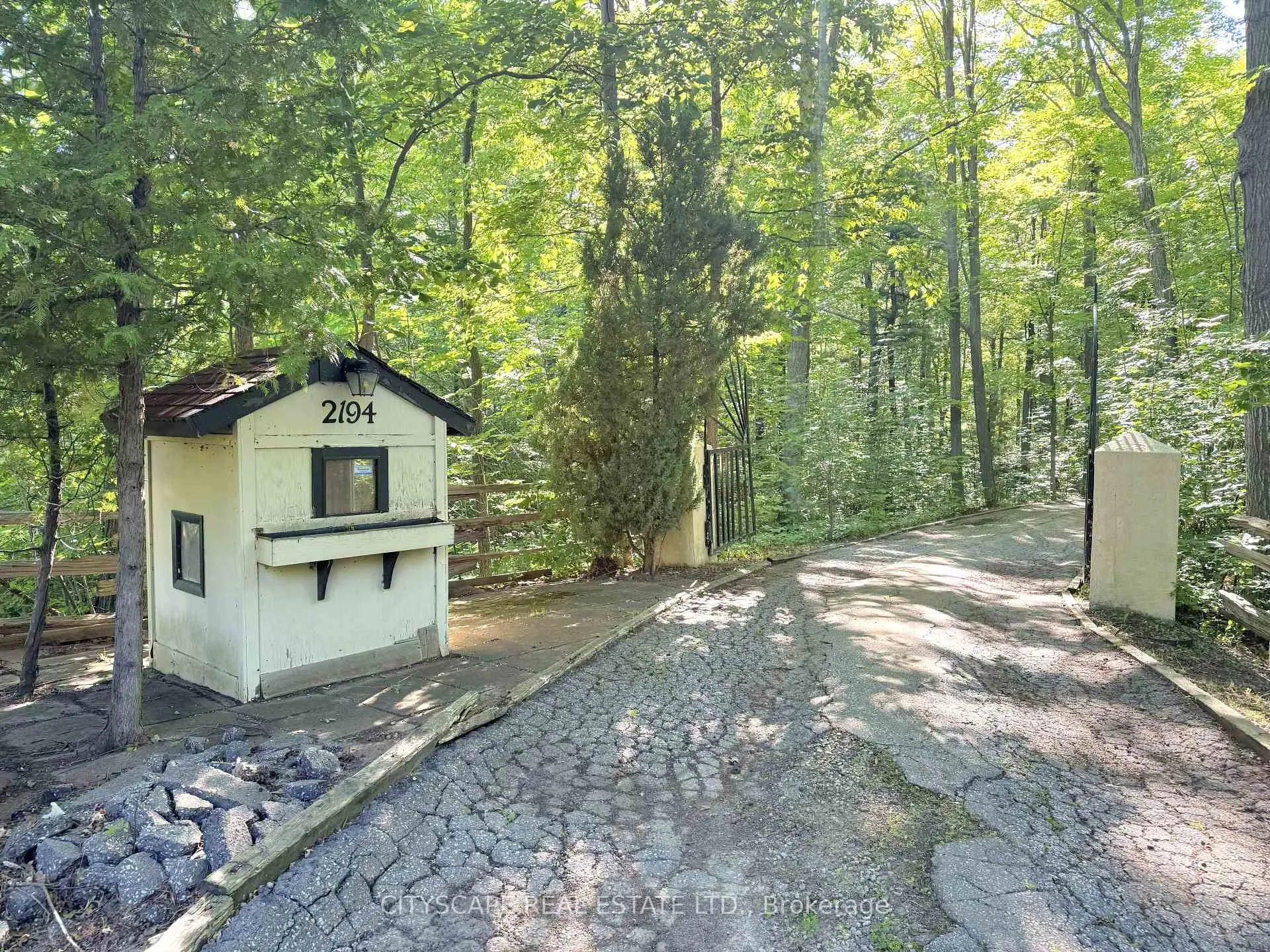 Photo 4 of 2194 Lower Base Line, Oakville, Rural Oakville — HOMEH