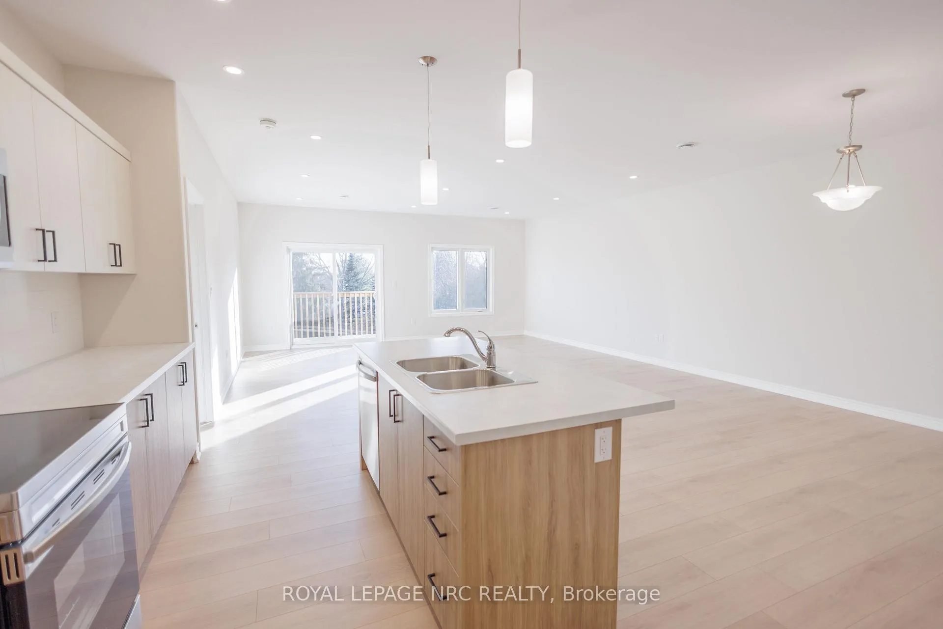 Photo 4 of Unit 2A, 41 St. Davids Road W, Thorold, Thorold Downtown — HOMEH
