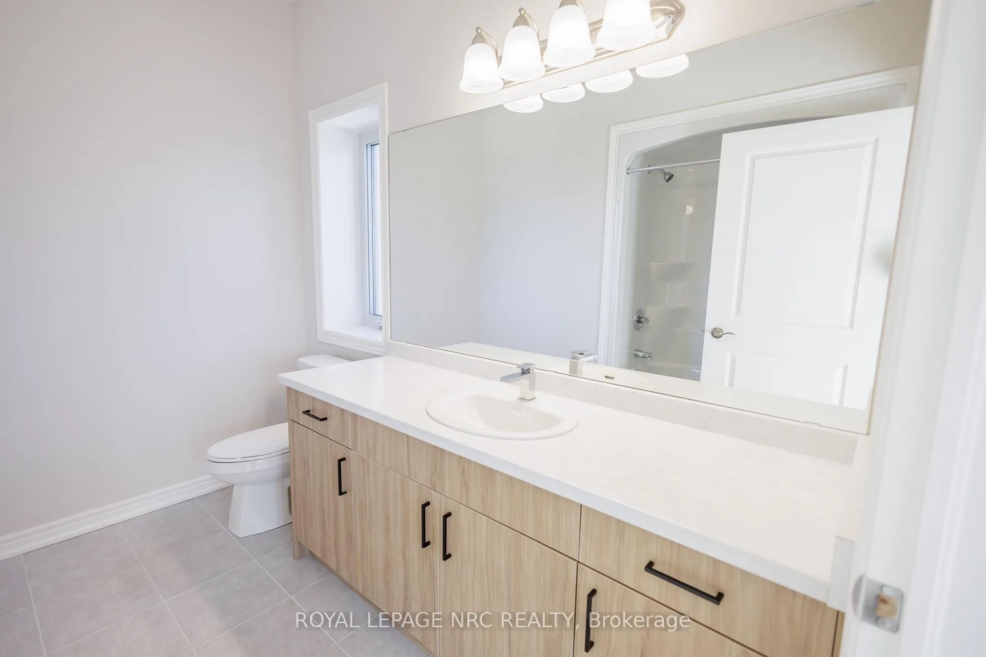 Photo 11 of Unit 2A, 41 St. Davids Road W, Thorold, Thorold Downtown — HOMEH
