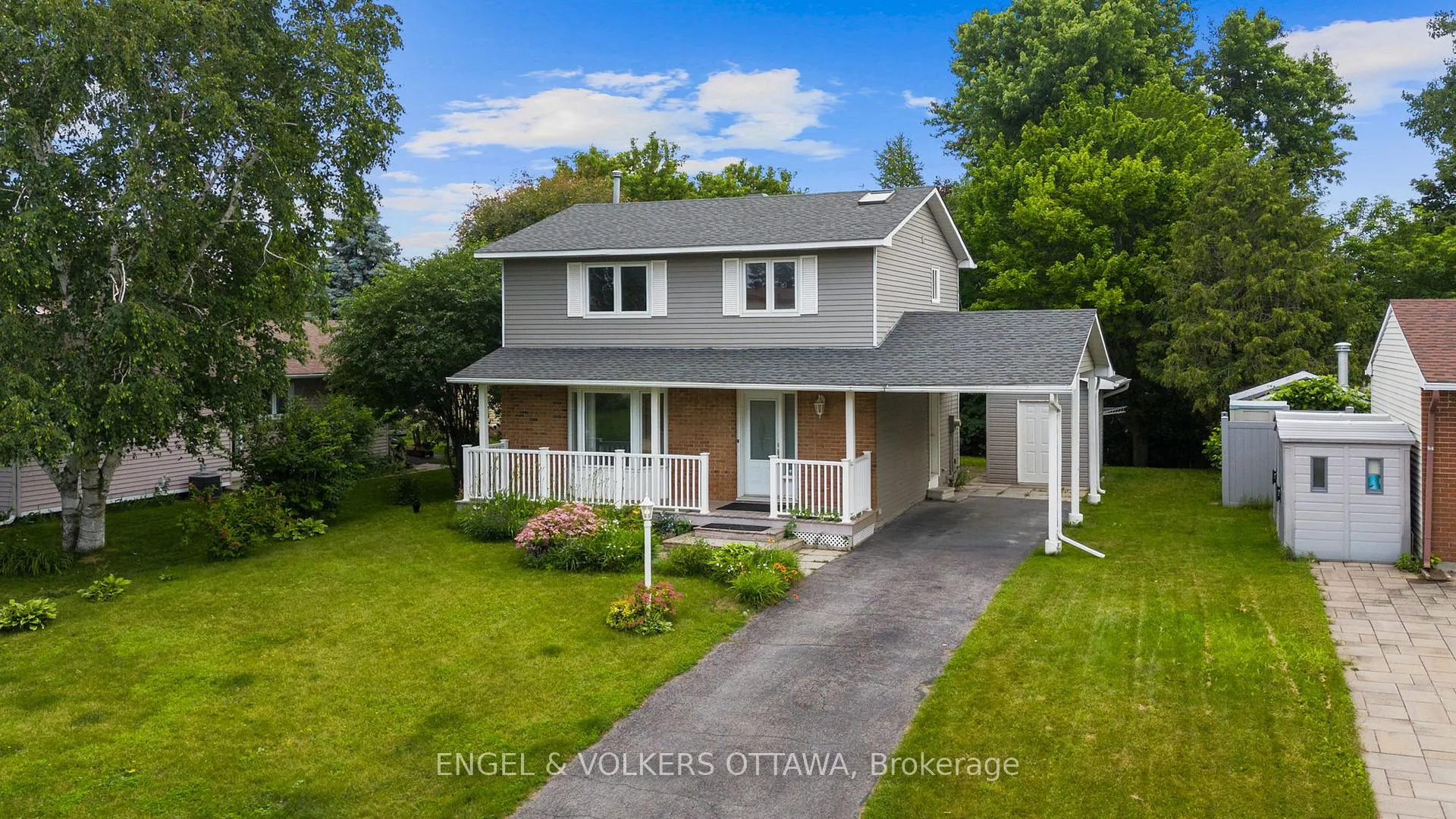 Photo 4 of 25 Antler Avenue, Ottawa, Barrhaven - On the Green — HOMEH