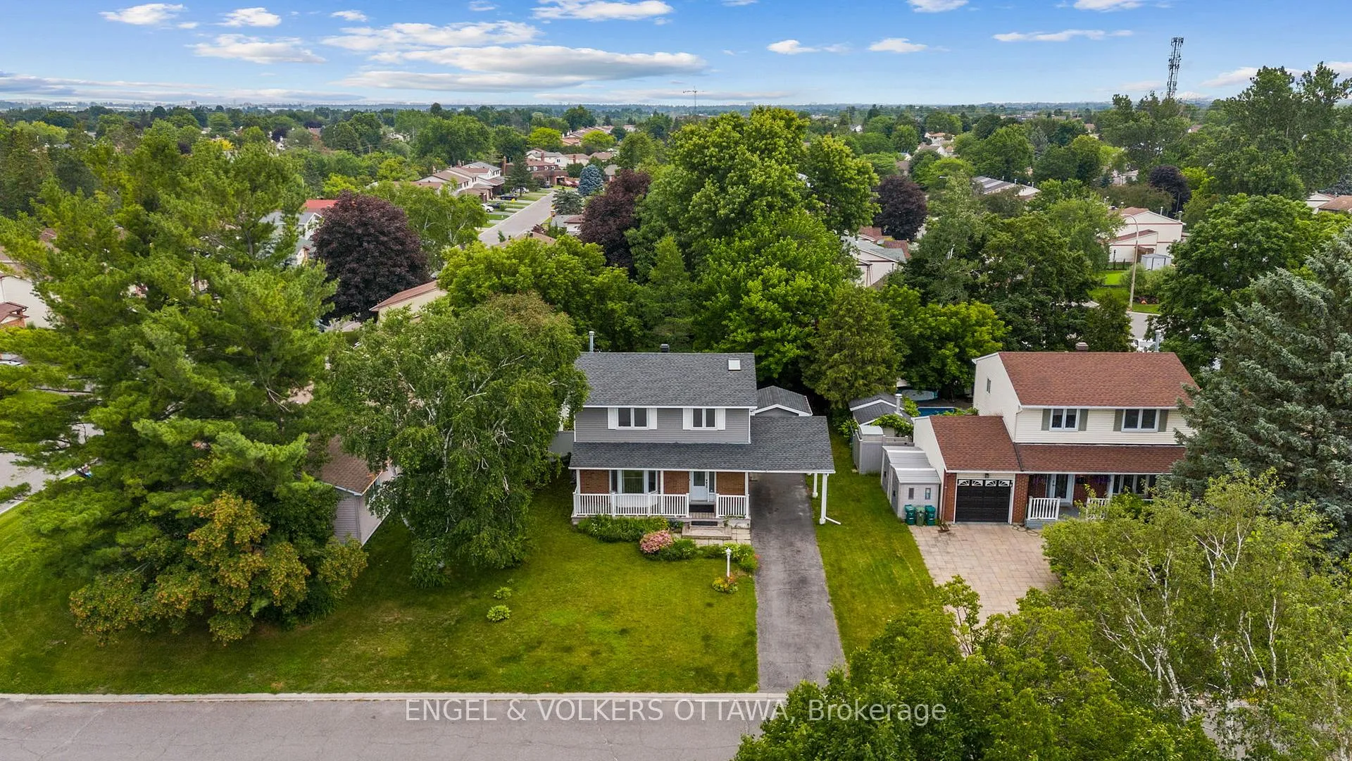 Photo 5 of 25 Antler Avenue, Ottawa, Barrhaven - On the Green — HOMEH
