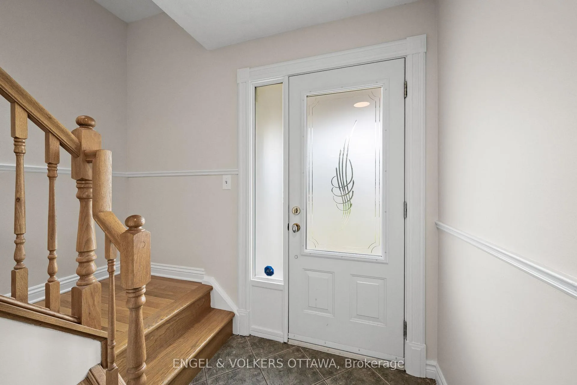 Photo 7 of 25 Antler Avenue, Ottawa, Barrhaven - On the Green — HOMEH