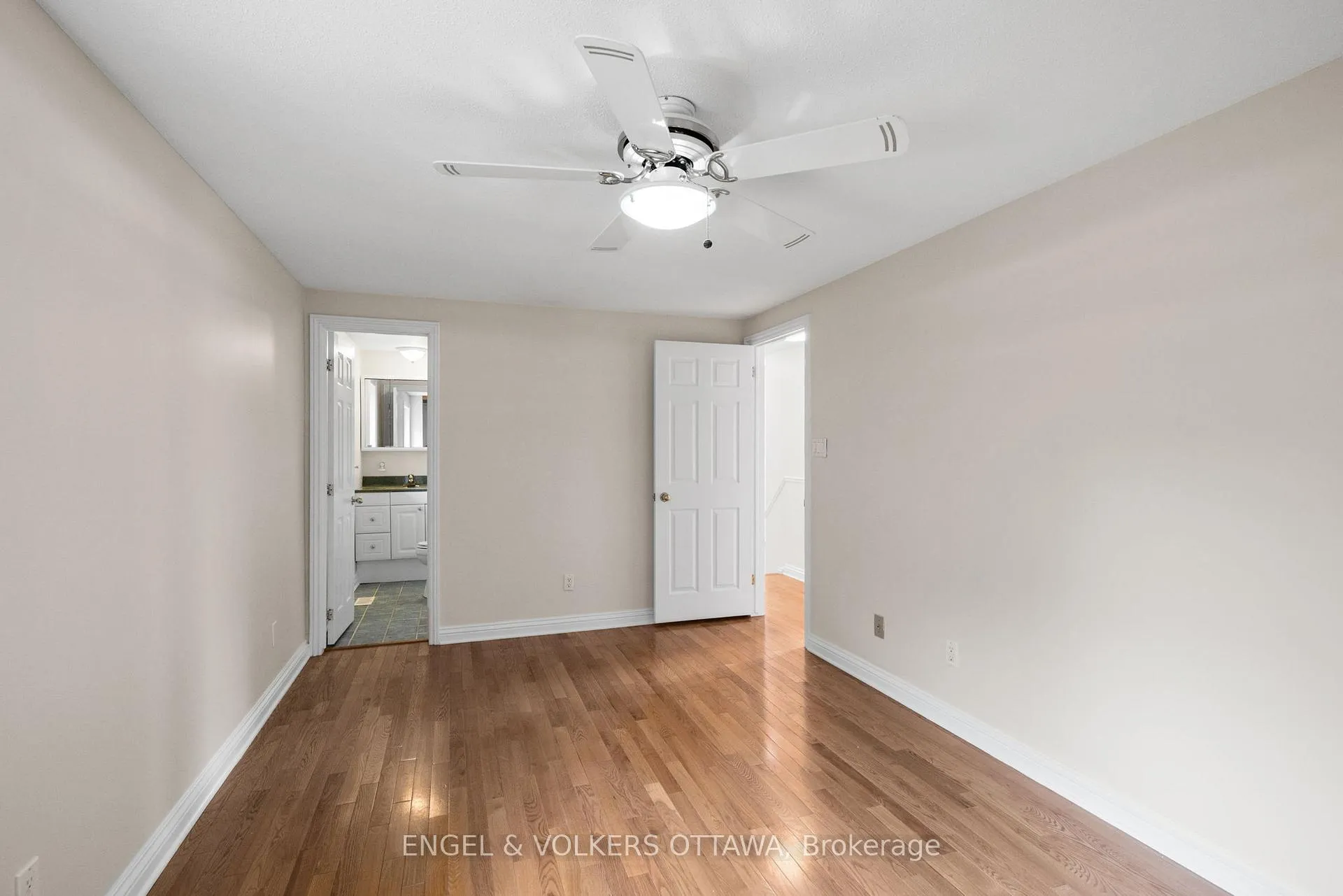 Photo 26 of 25 Antler Avenue, Ottawa, Barrhaven - On the Green — HOMEH
