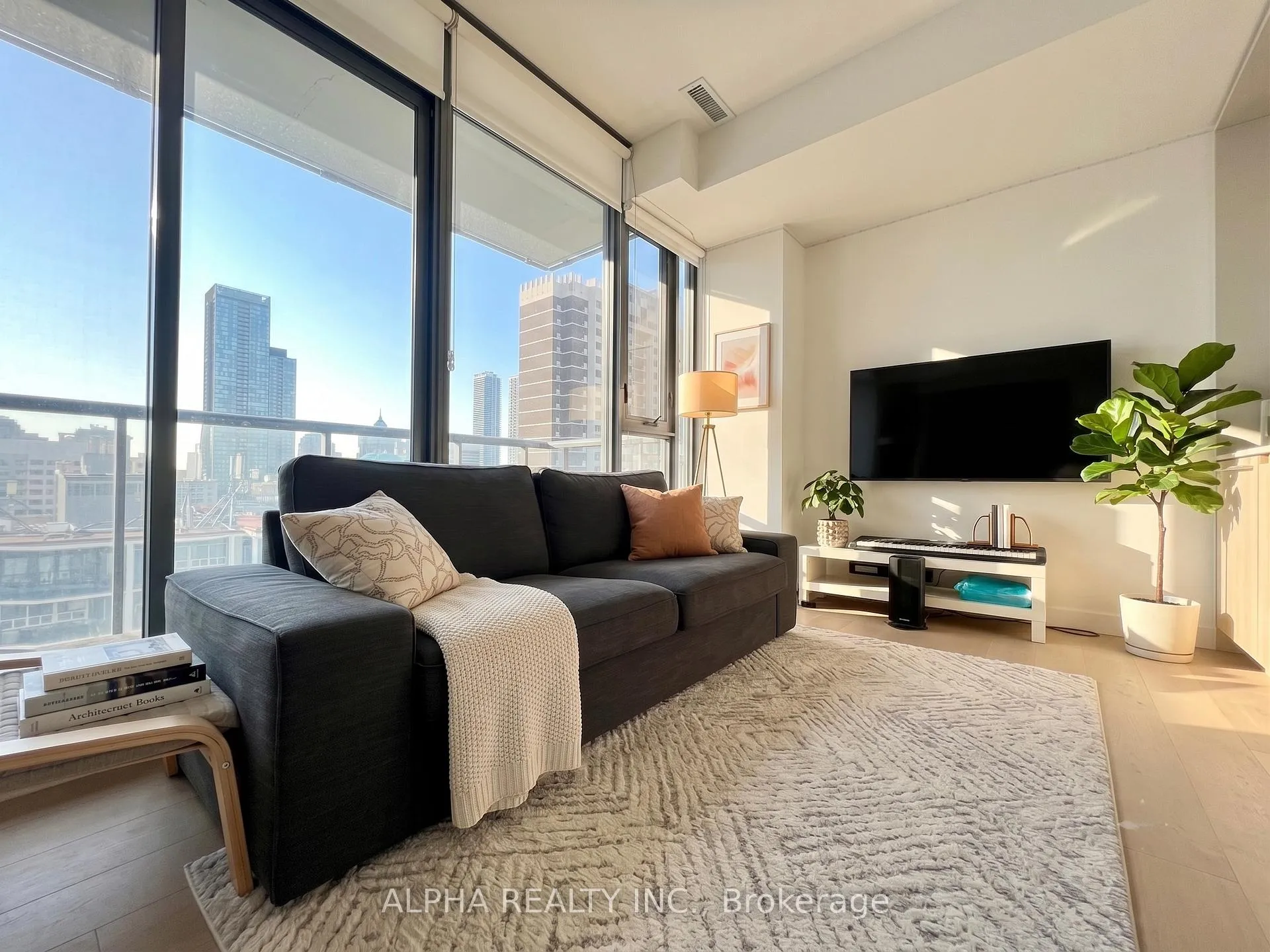 Photo 2 of Unit 1308, 81 Wellesley Street E, Toronto, Church-Yonge Corridor — HOMEH