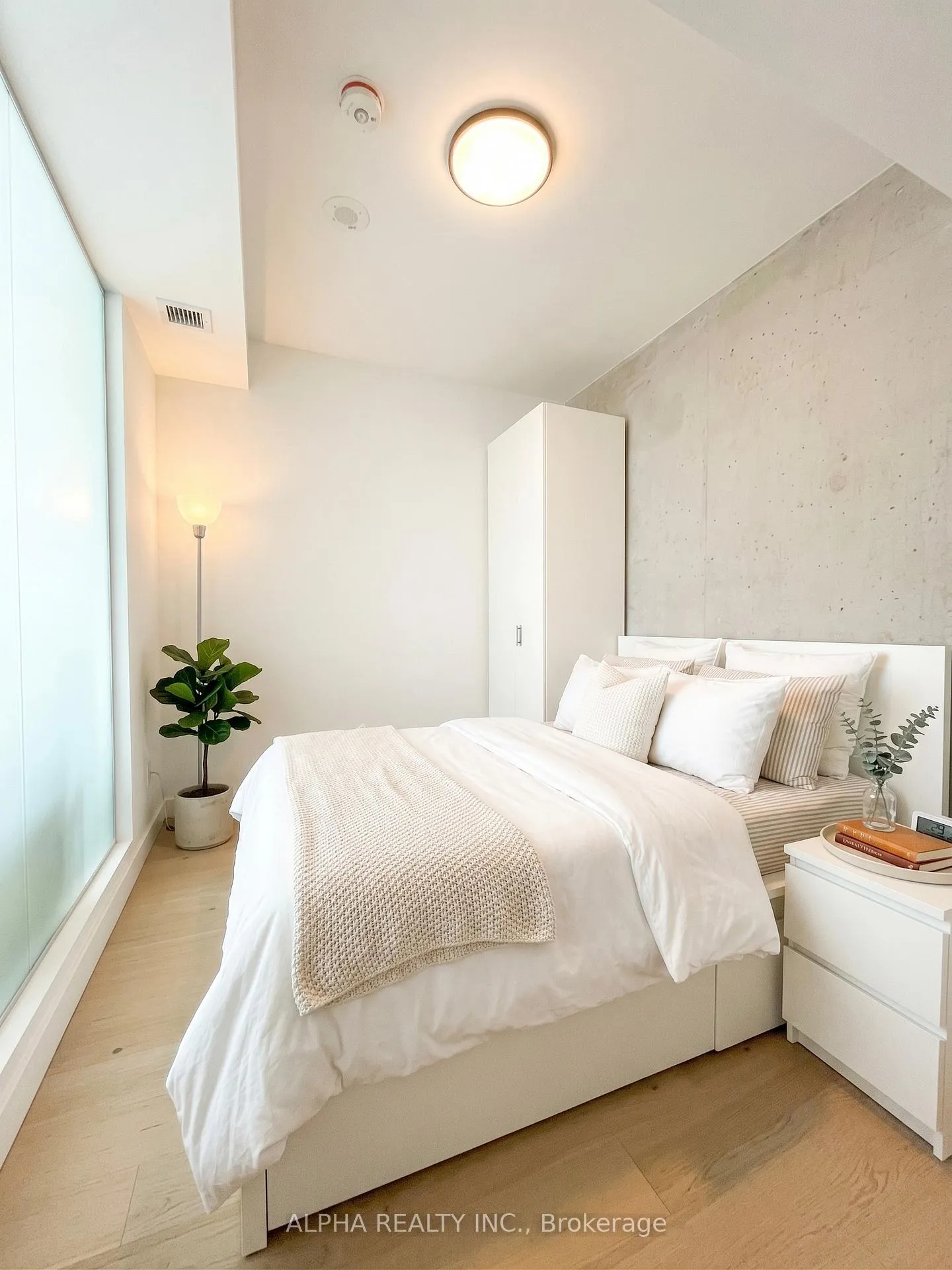 Photo 3 of Unit 1308, 81 Wellesley Street E, Toronto, Church-Yonge Corridor — HOMEH