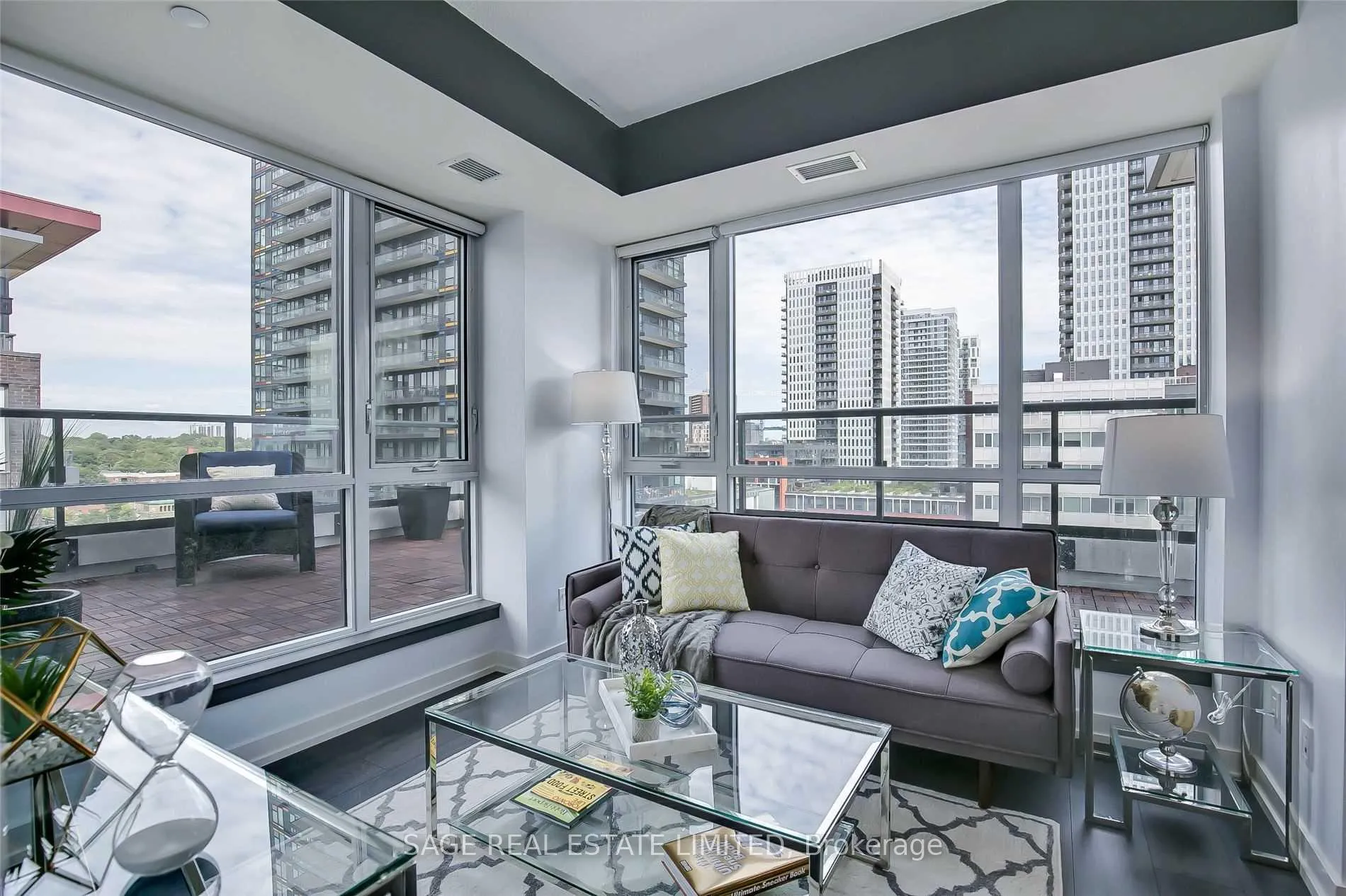 Photo 4 of Unit 810, 200 Sackville Street, Toronto, Regent Park — HOMEH