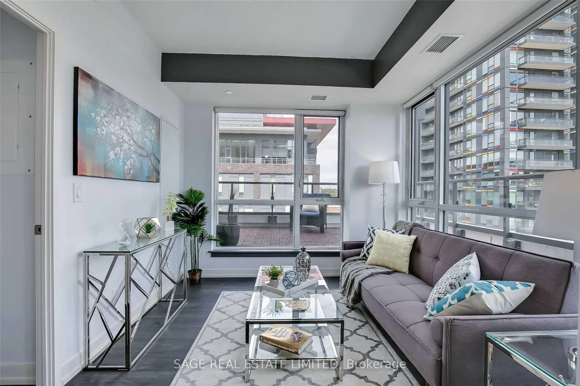 Photo 6 of Unit 810, 200 Sackville Street, Toronto, Regent Park — HOMEH