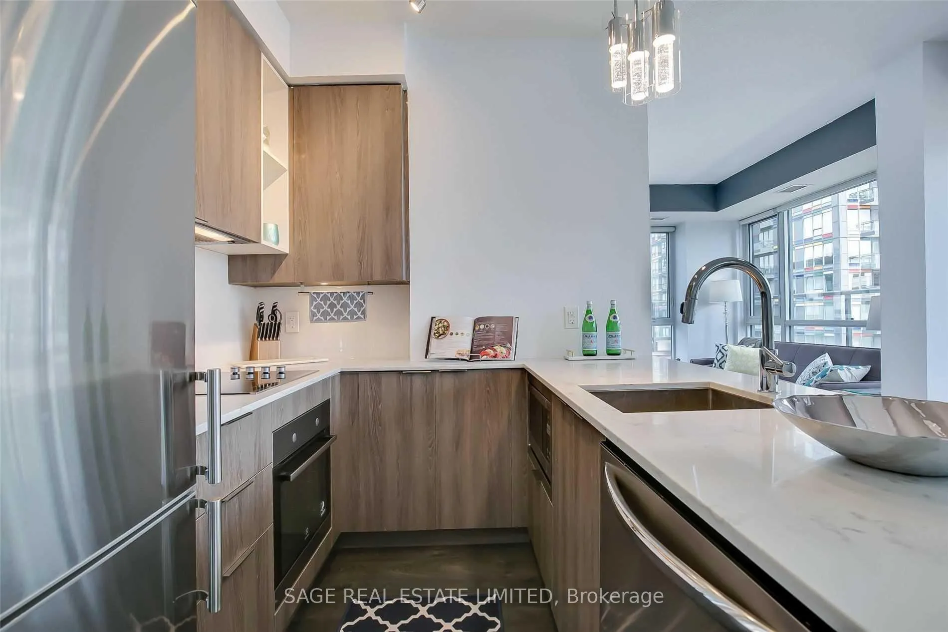 Photo 10 of Unit 810, 200 Sackville Street, Toronto, Regent Park — HOMEH