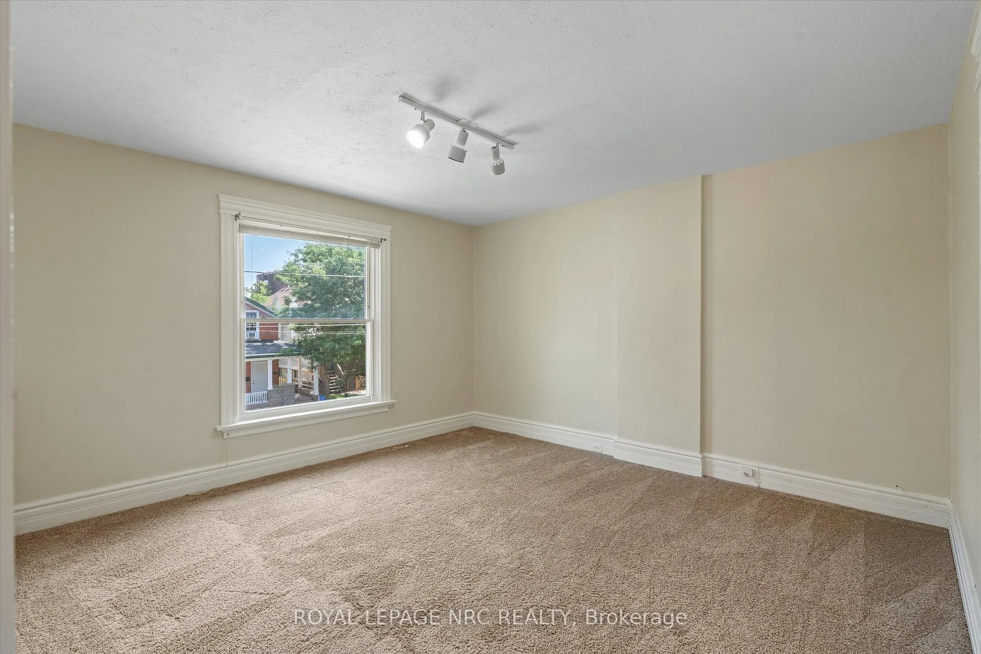 Photo 20 of 7 Beecher Street, St. Catharines, Downtown — HOMEH