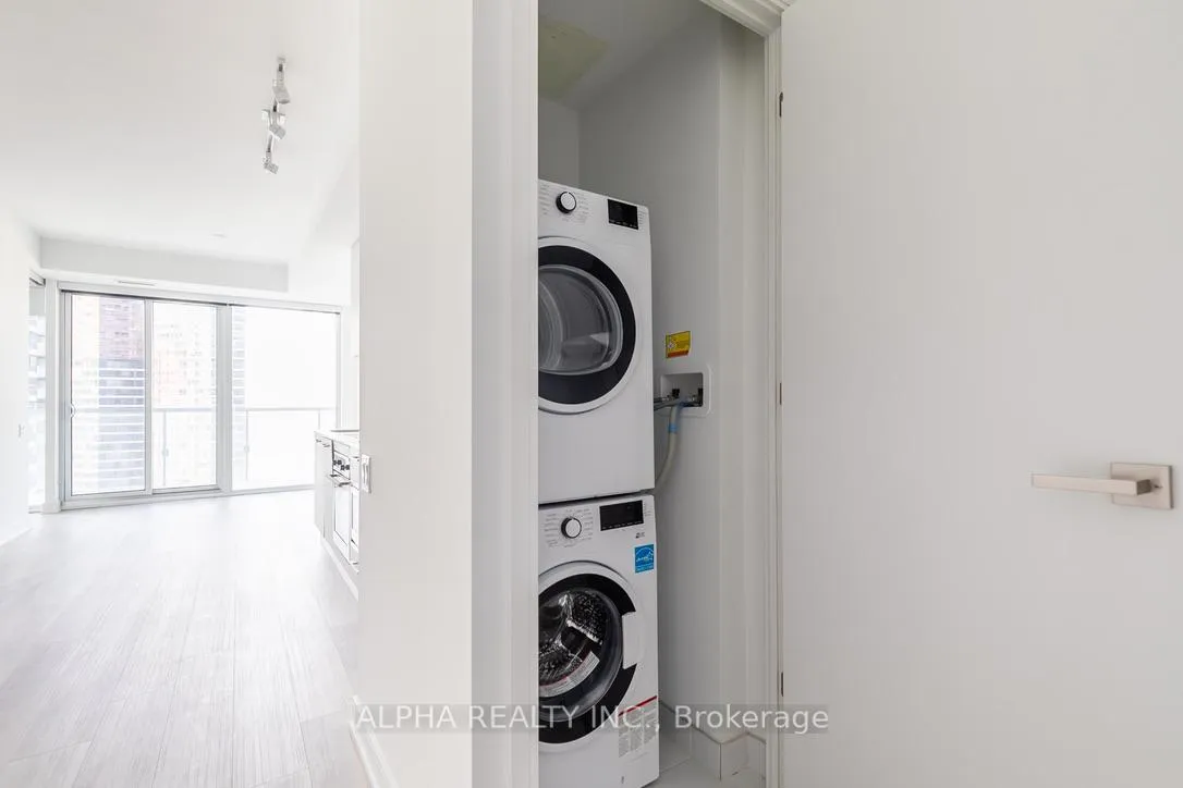 Photo 10 of Unit 2108, 3 Gloucester Street, Toronto, Church-Yonge Corridor — HOMEH
