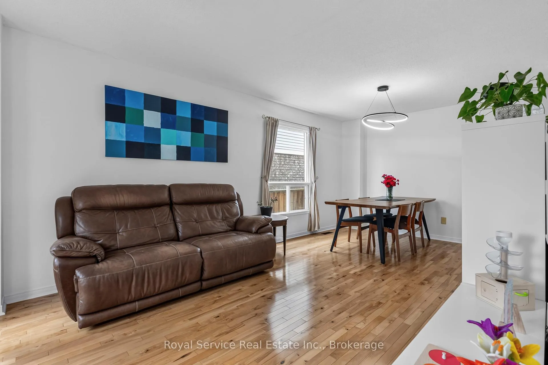 Photo 5 of 56 Stanford Crescent, Clarington, Newcastle — HOMEH