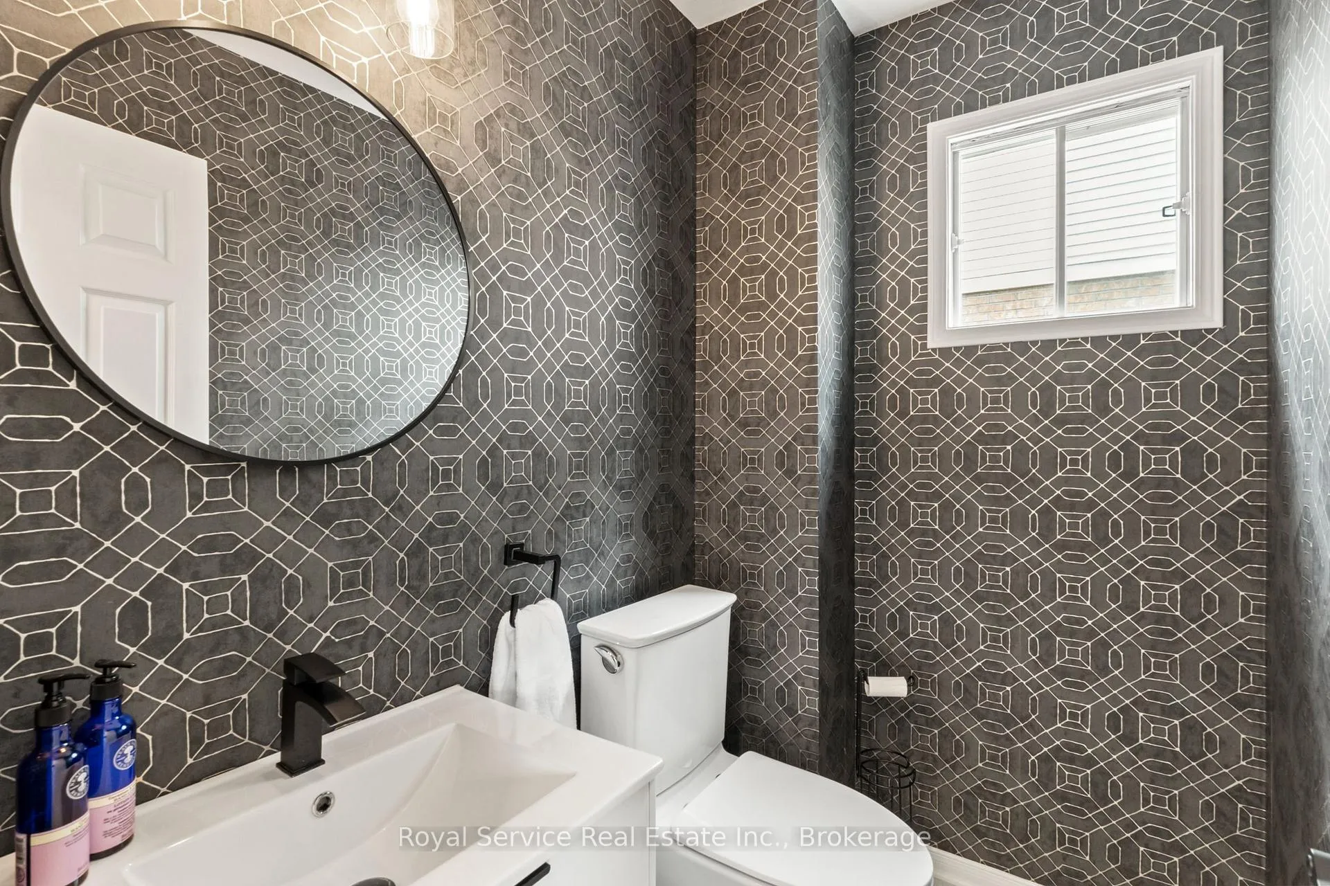 Photo 17 of 56 Stanford Crescent, Clarington, Newcastle — HOMEH