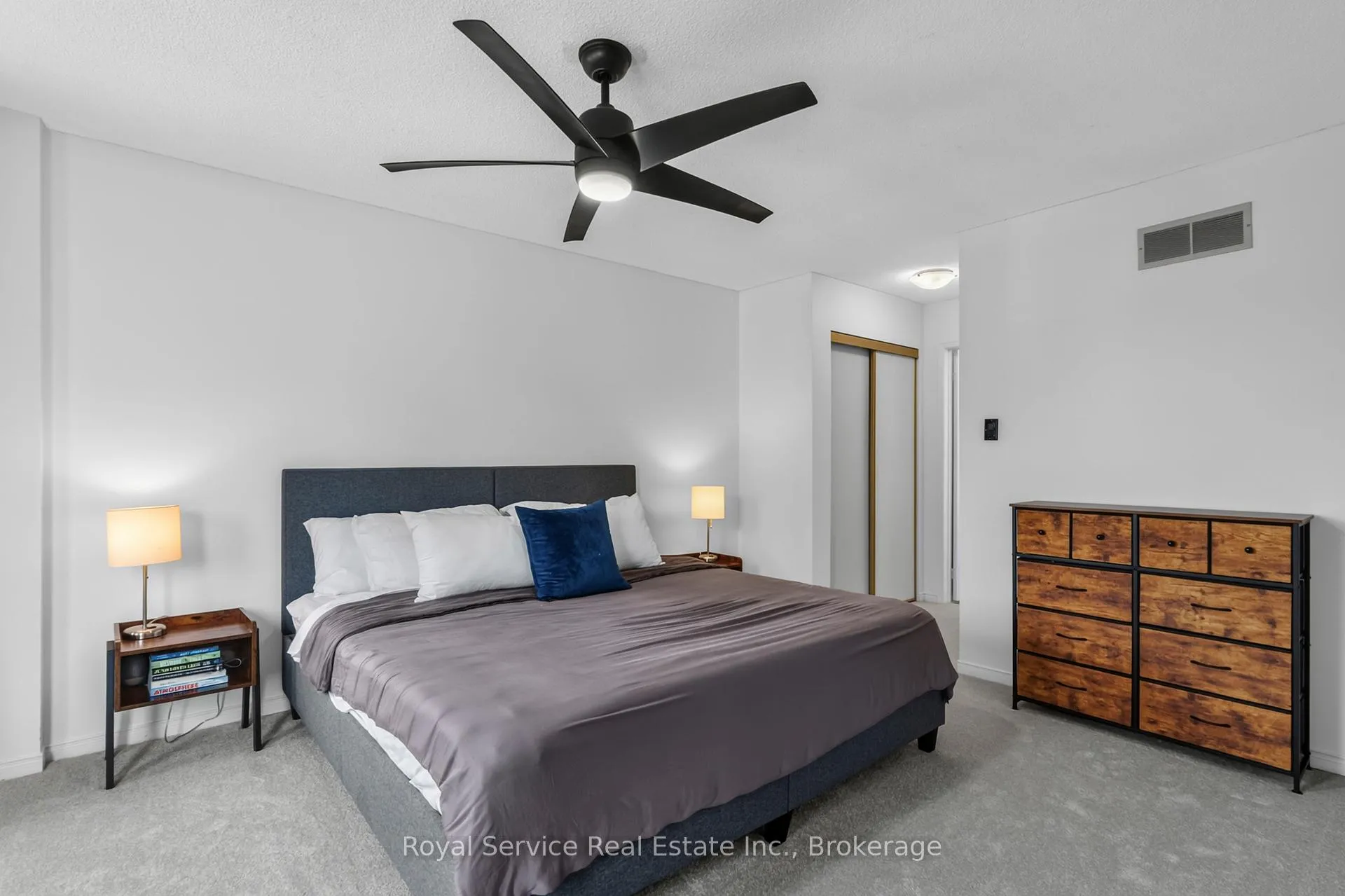 Photo 20 of 56 Stanford Crescent, Clarington, Newcastle — HOMEH