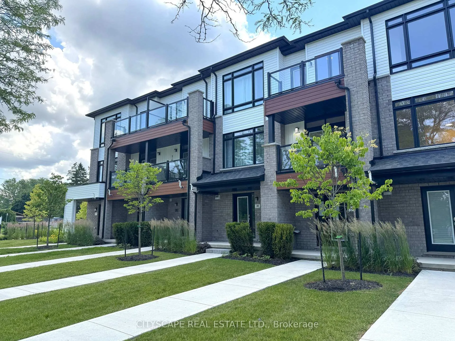 Photo 3 of 34 Sidney Rose Common, St. Catharines, Glendale/Glenridge — HOMEH