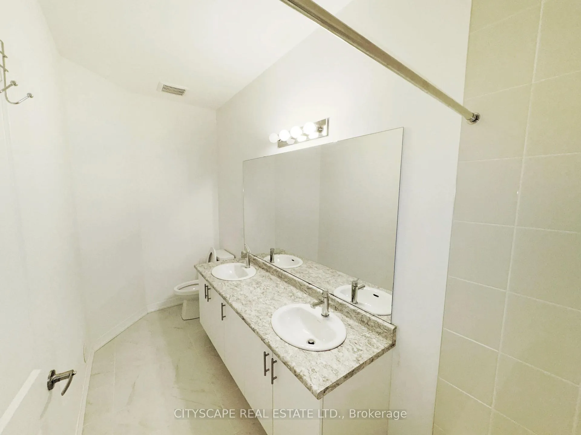 Photo 22 of 34 Sidney Rose Common, St. Catharines, Glendale/Glenridge — HOMEH