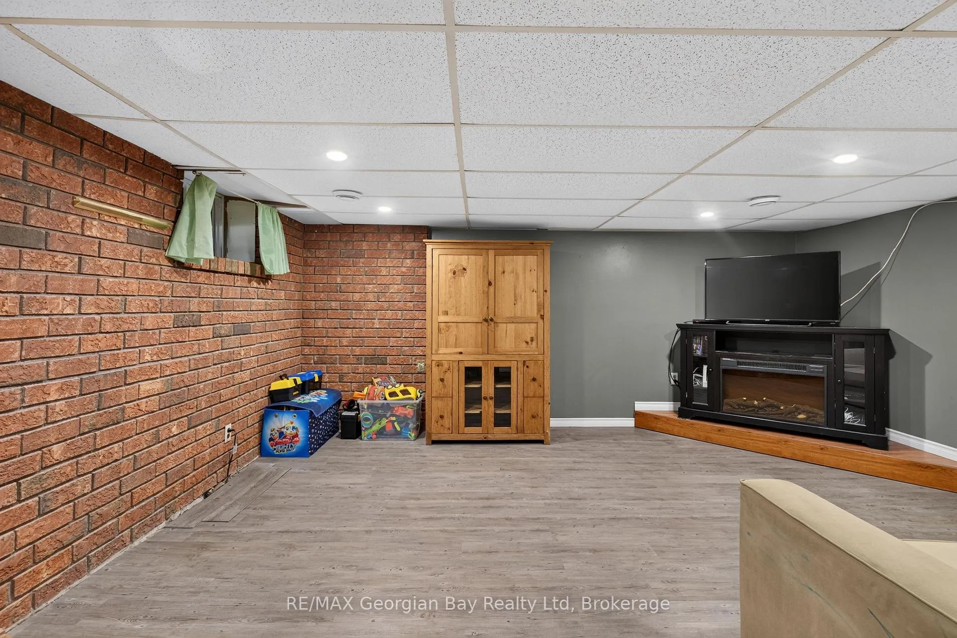 Photo 14 of 676 3rd Avenue, Tay, Port McNicoll — HOMEH