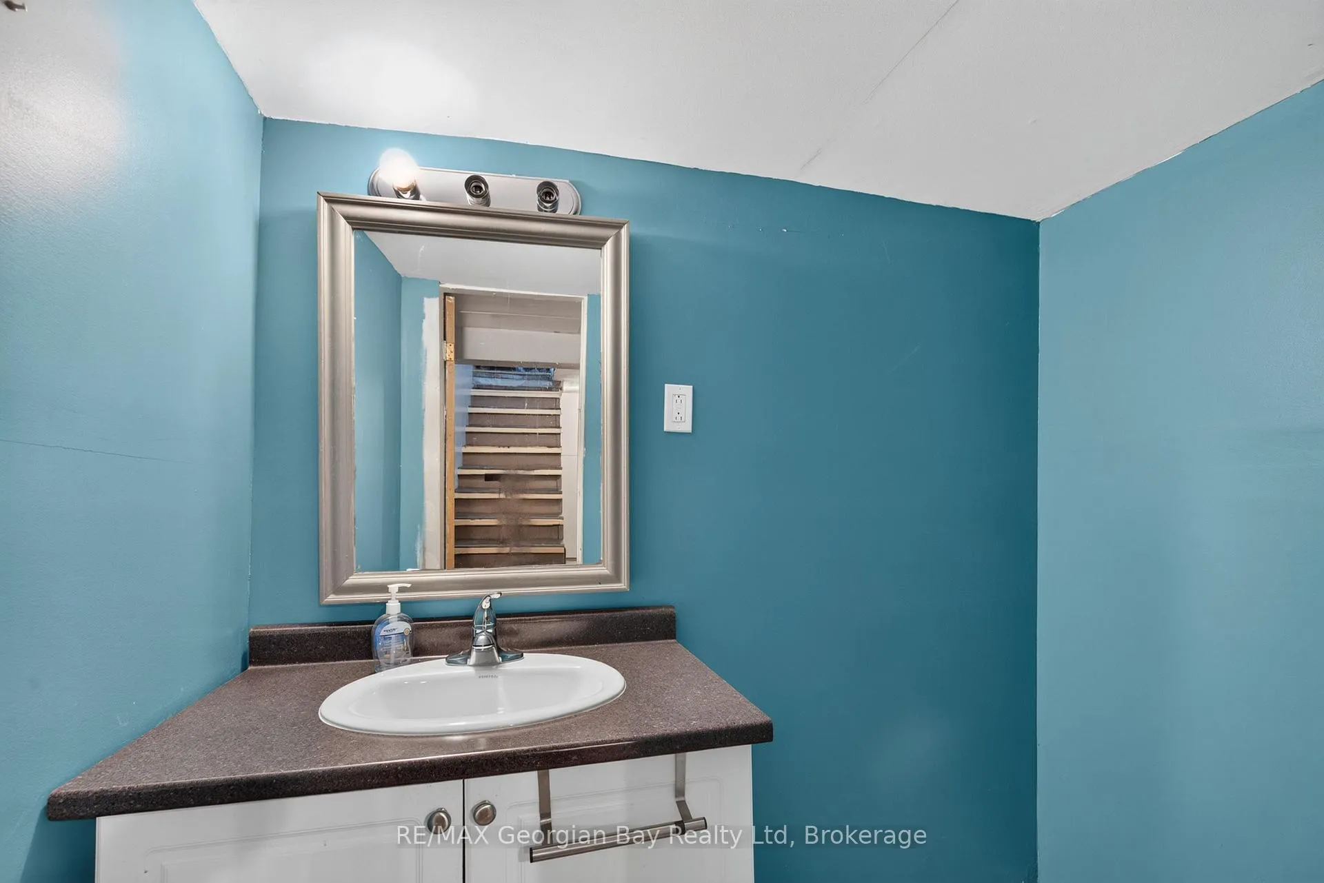 Photo 16 of 676 3rd Avenue, Tay, Port McNicoll — HOMEH