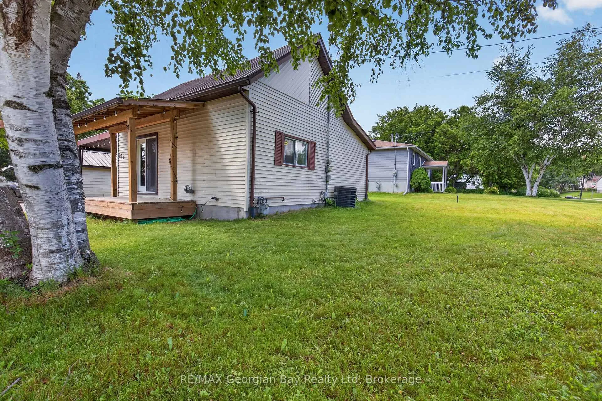 Photo 18 of 676 3rd Avenue, Tay, Port McNicoll — HOMEH