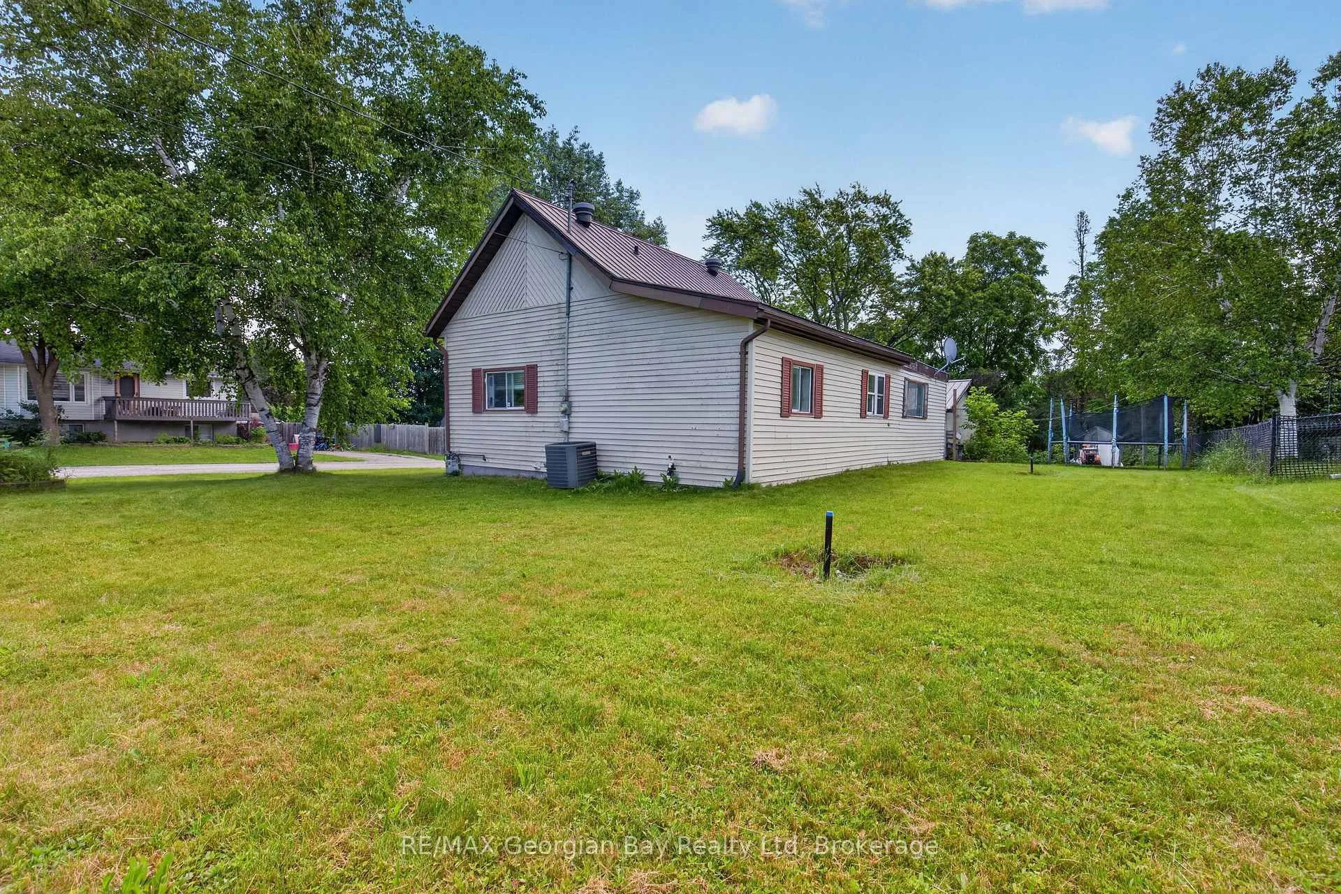 Photo 19 of 676 3rd Avenue, Tay, Port McNicoll — HOMEH