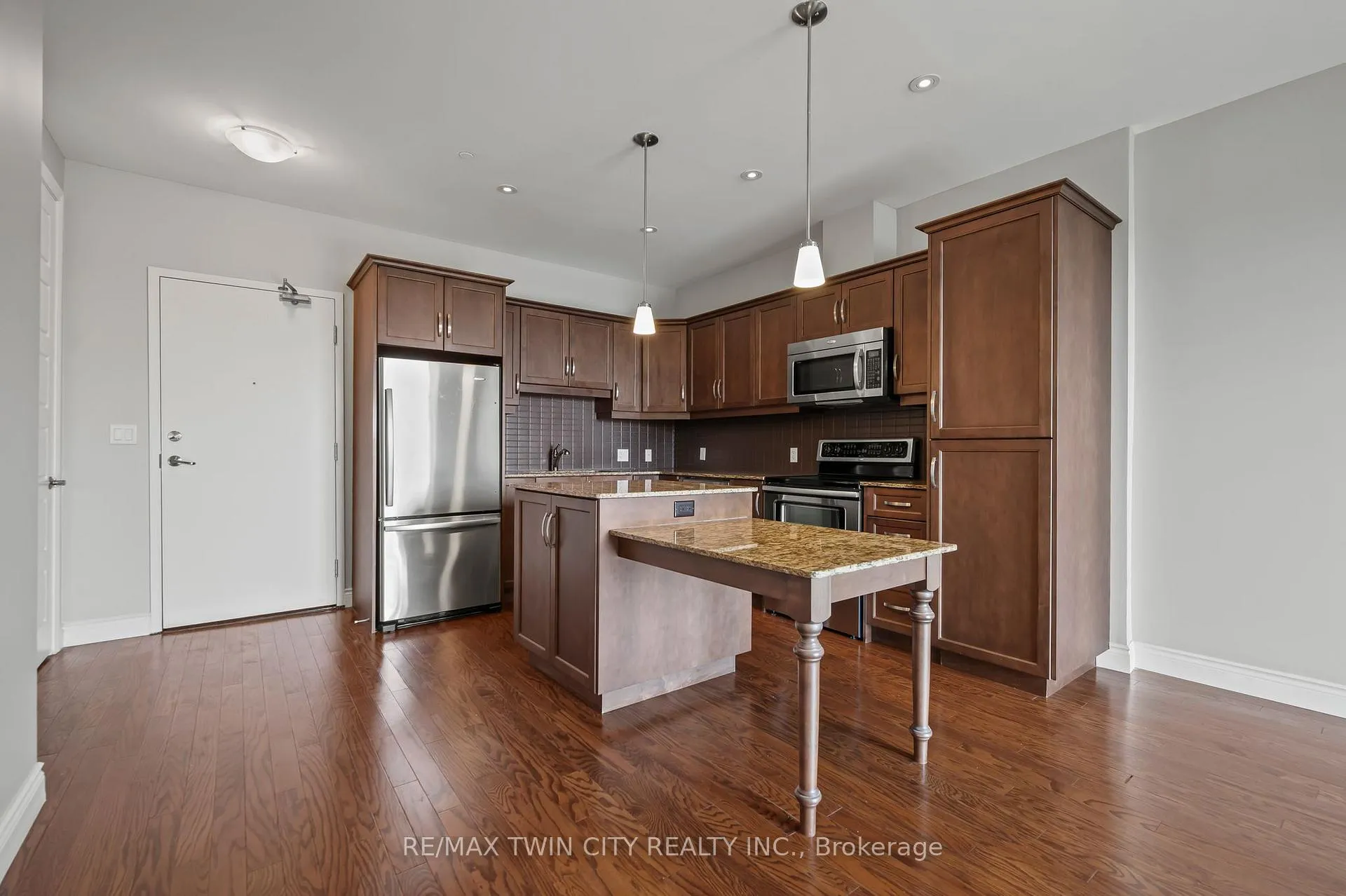 Photo 11 of Unit 704, 223 Erb Street W, Waterloo — HOMEH