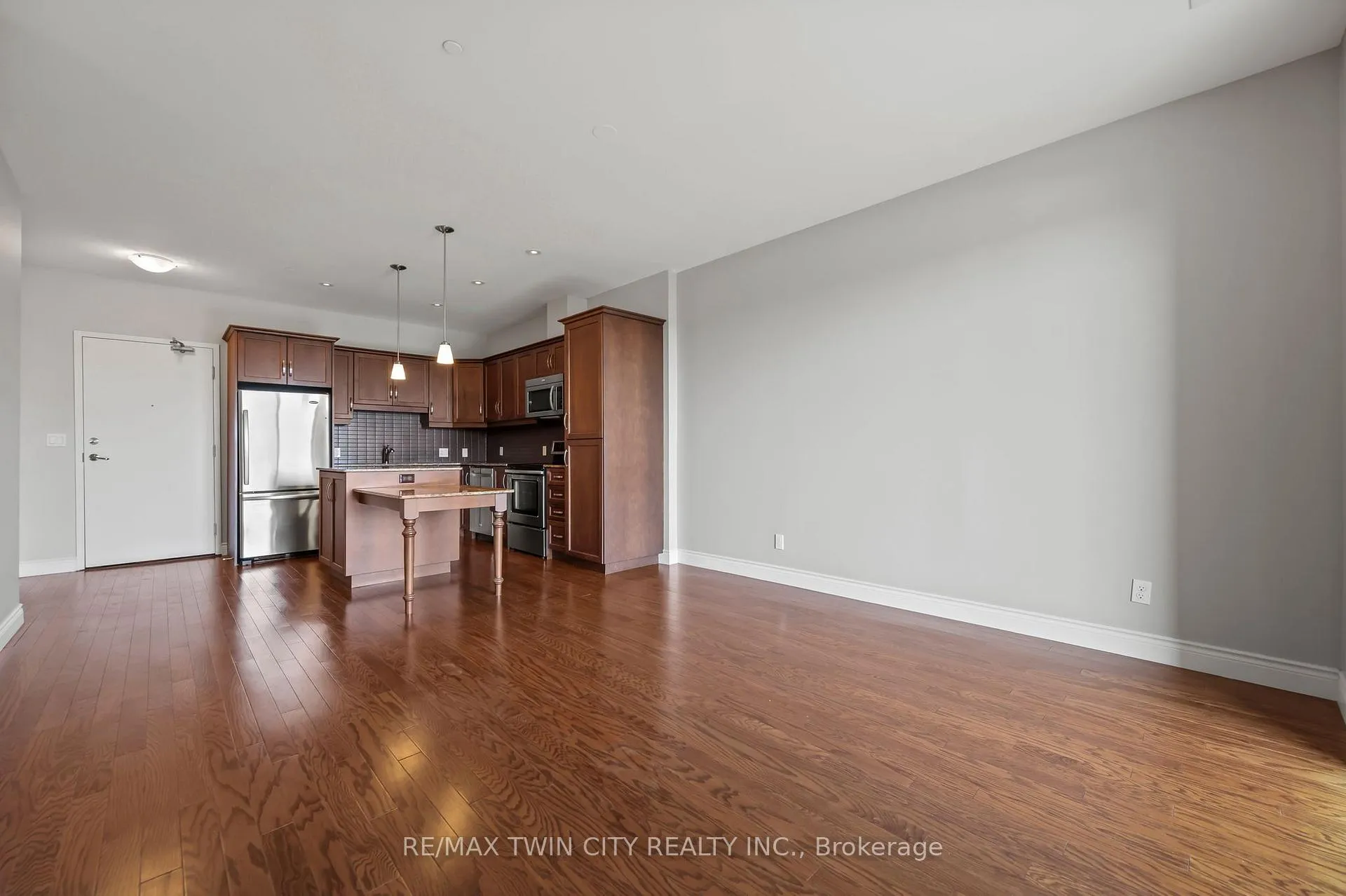 Photo 19 of Unit 704, 223 Erb Street W, Waterloo — HOMEH