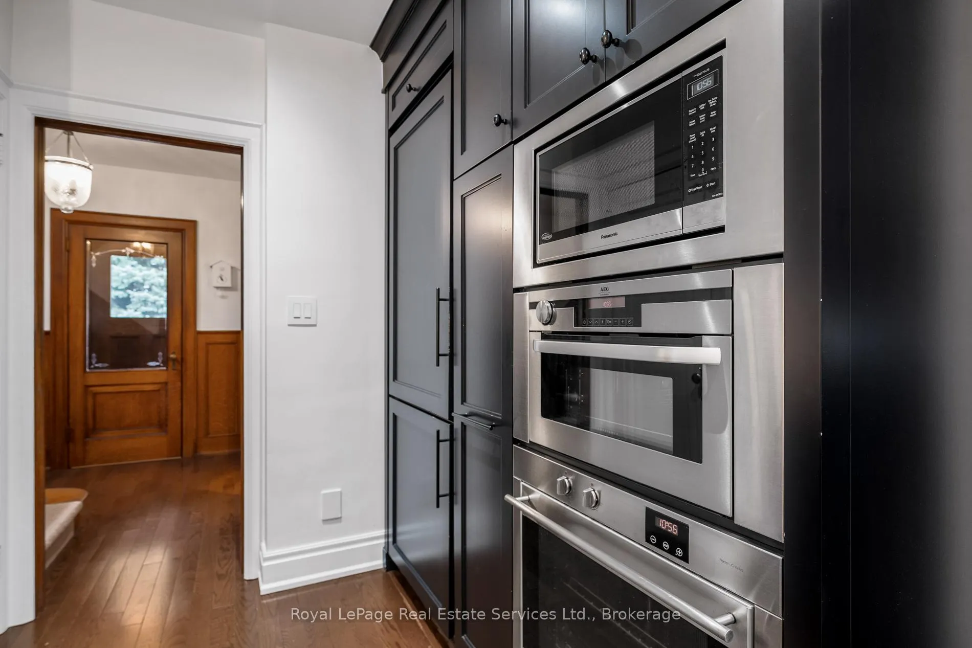 Photo 11 of 28 Thompson Avenue, Etobicoke, Stonegate-Queensway — HOMEH
