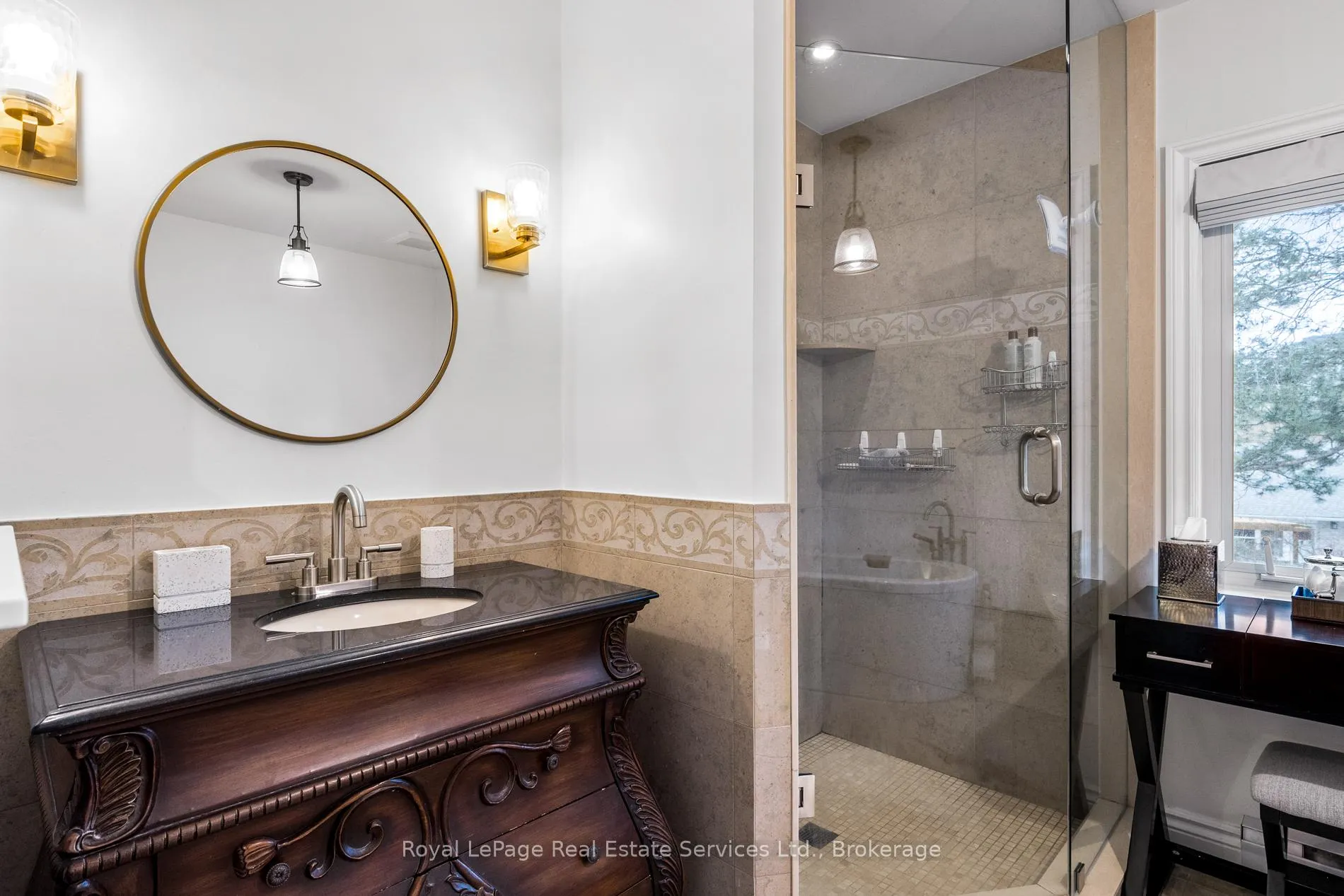 Photo 25 of 28 Thompson Avenue, Etobicoke, Stonegate-Queensway — HOMEH