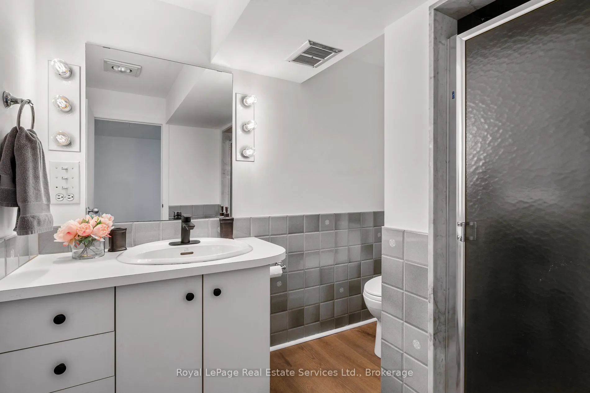 Photo 36 of 28 Thompson Avenue, Etobicoke, Stonegate-Queensway — HOMEH