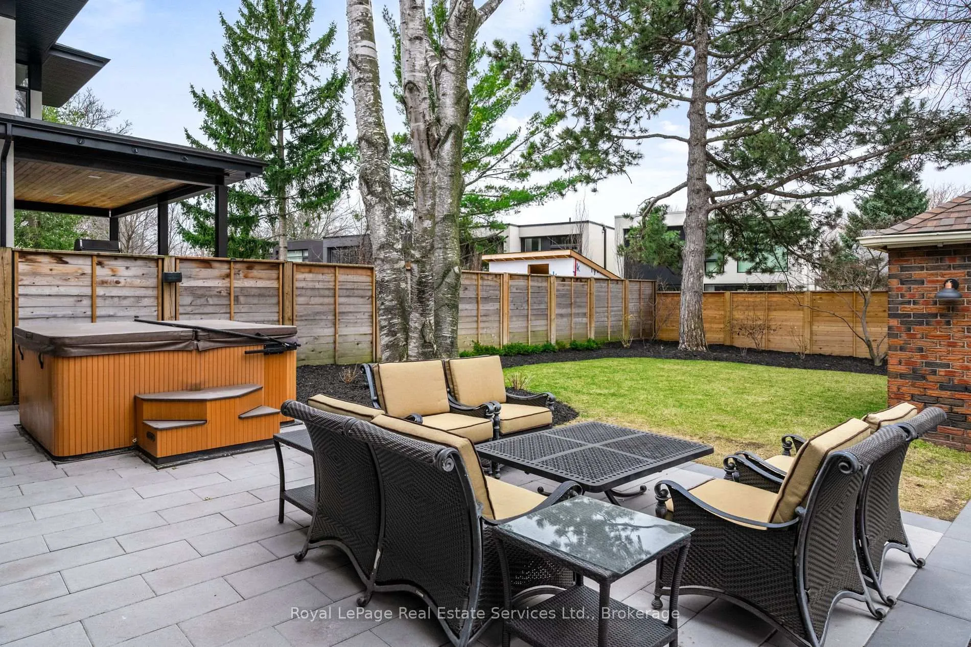 Photo 39 of 28 Thompson Avenue, Etobicoke, Stonegate-Queensway — HOMEH