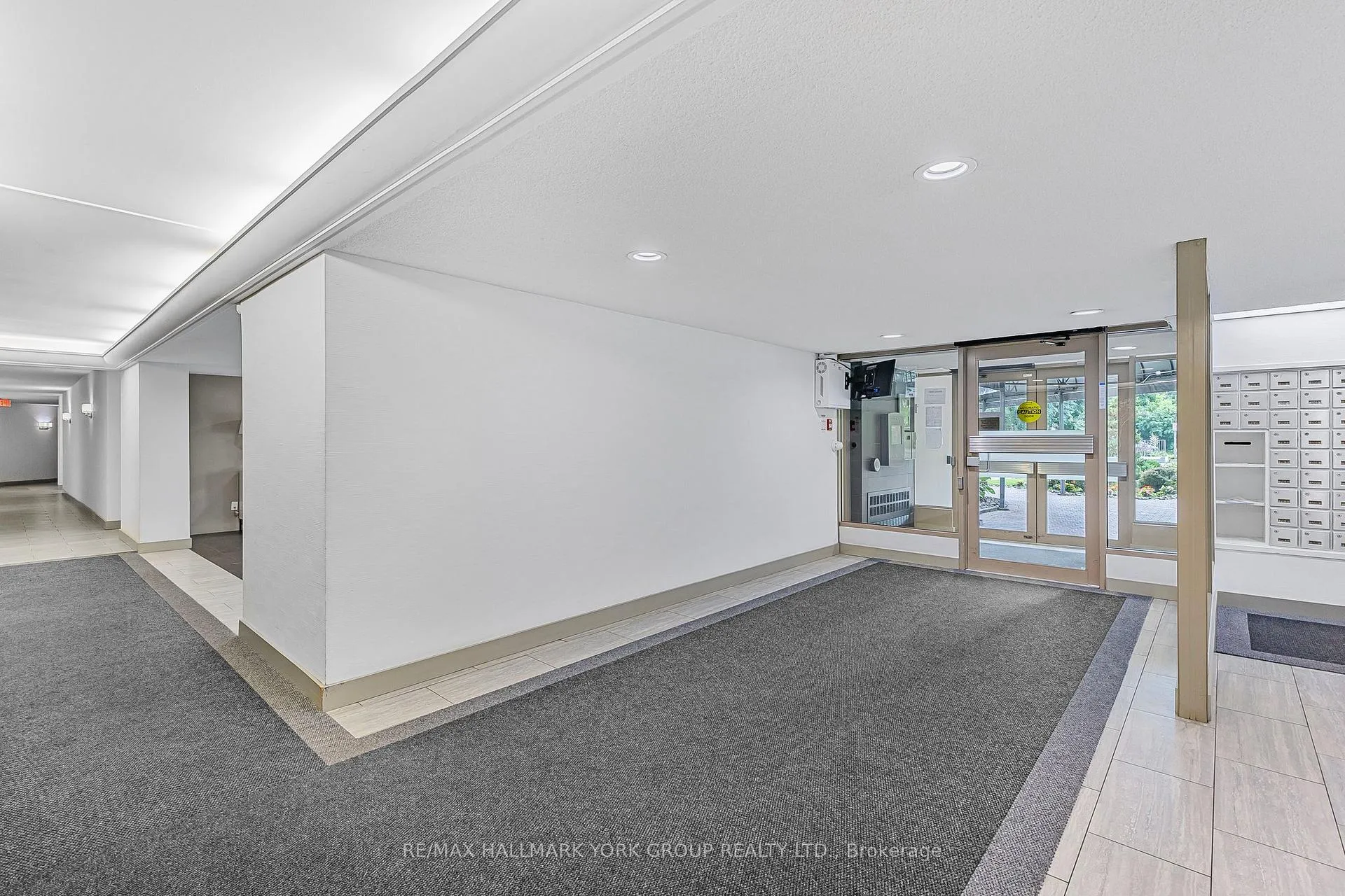 Photo 5 of Unit 1007, 7811 Yonge Street, Markham, Thornhill — HOMEH