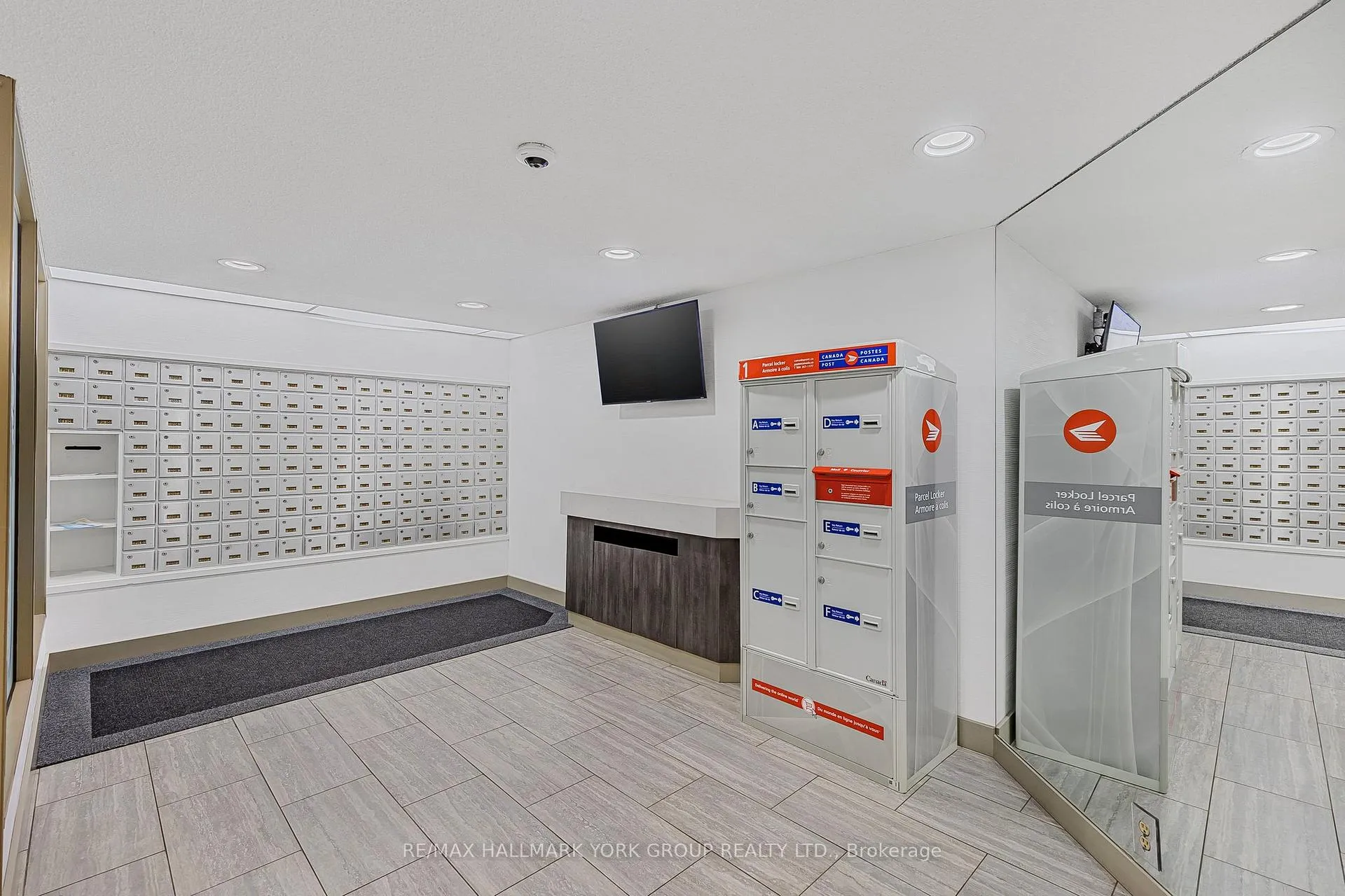 Photo 6 of Unit 1007, 7811 Yonge Street, Markham, Thornhill — HOMEH