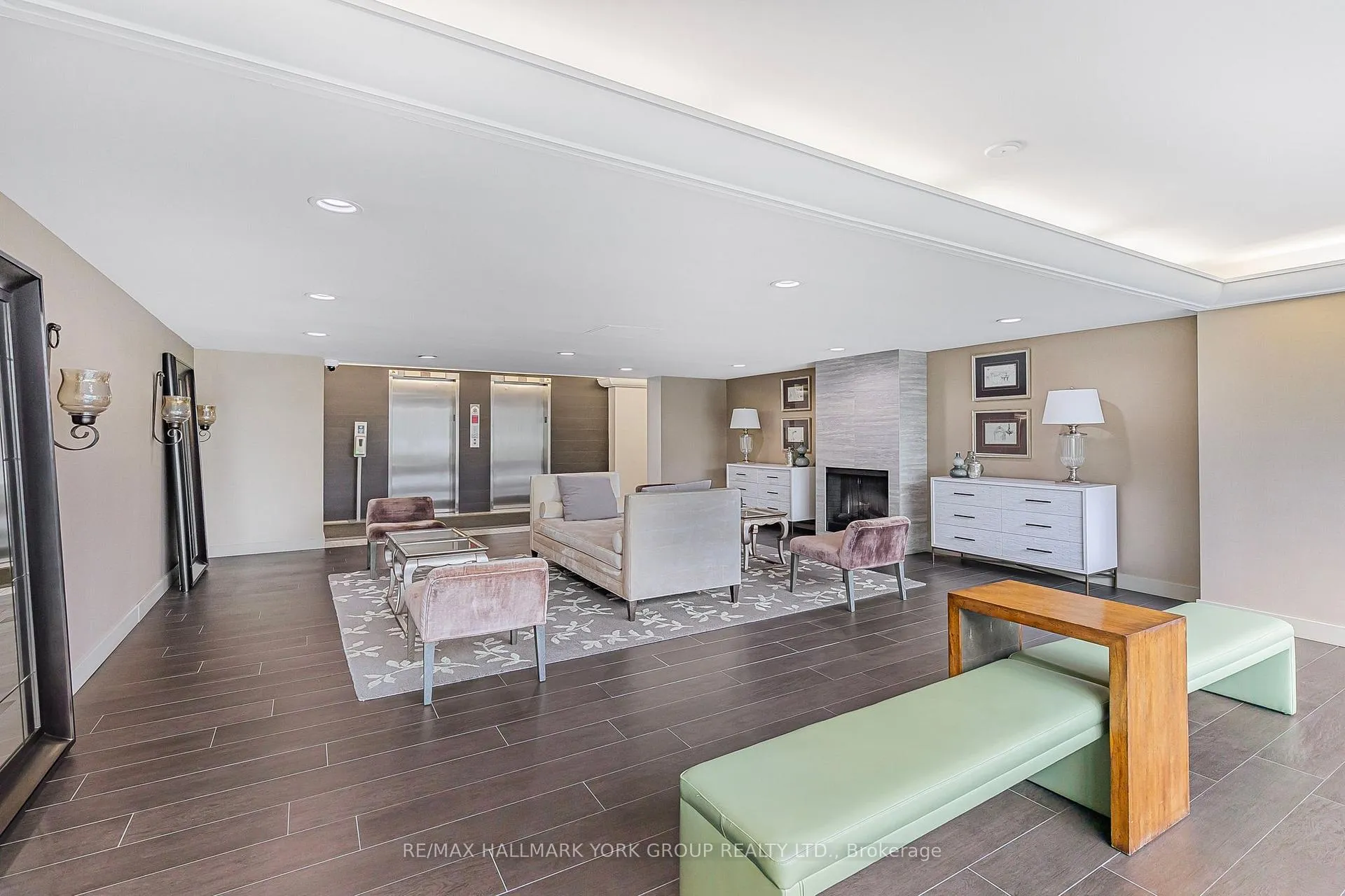 Photo 7 of Unit 1007, 7811 Yonge Street, Markham, Thornhill — HOMEH