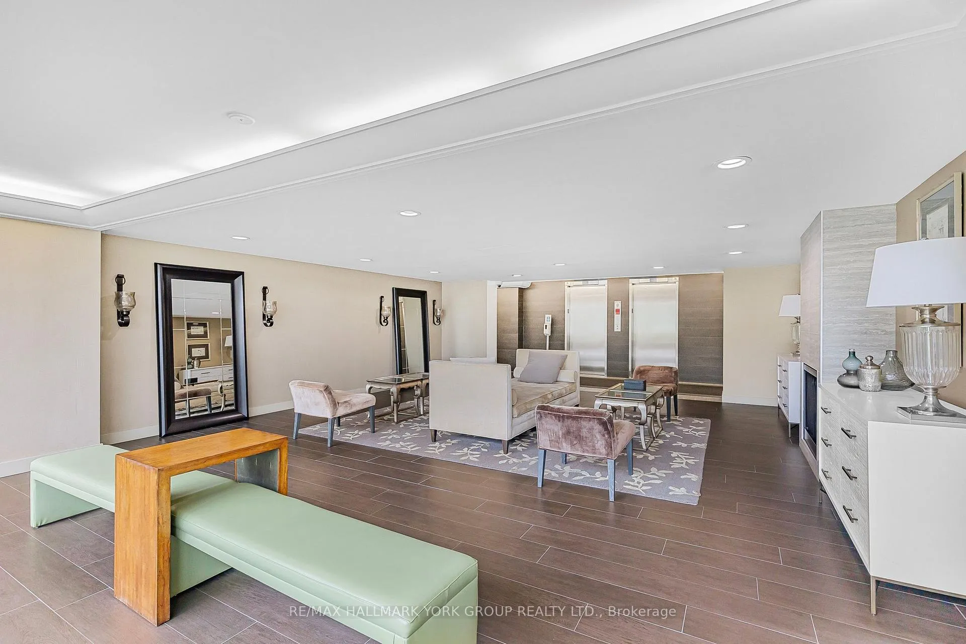 Photo 8 of Unit 1007, 7811 Yonge Street, Markham, Thornhill — HOMEH