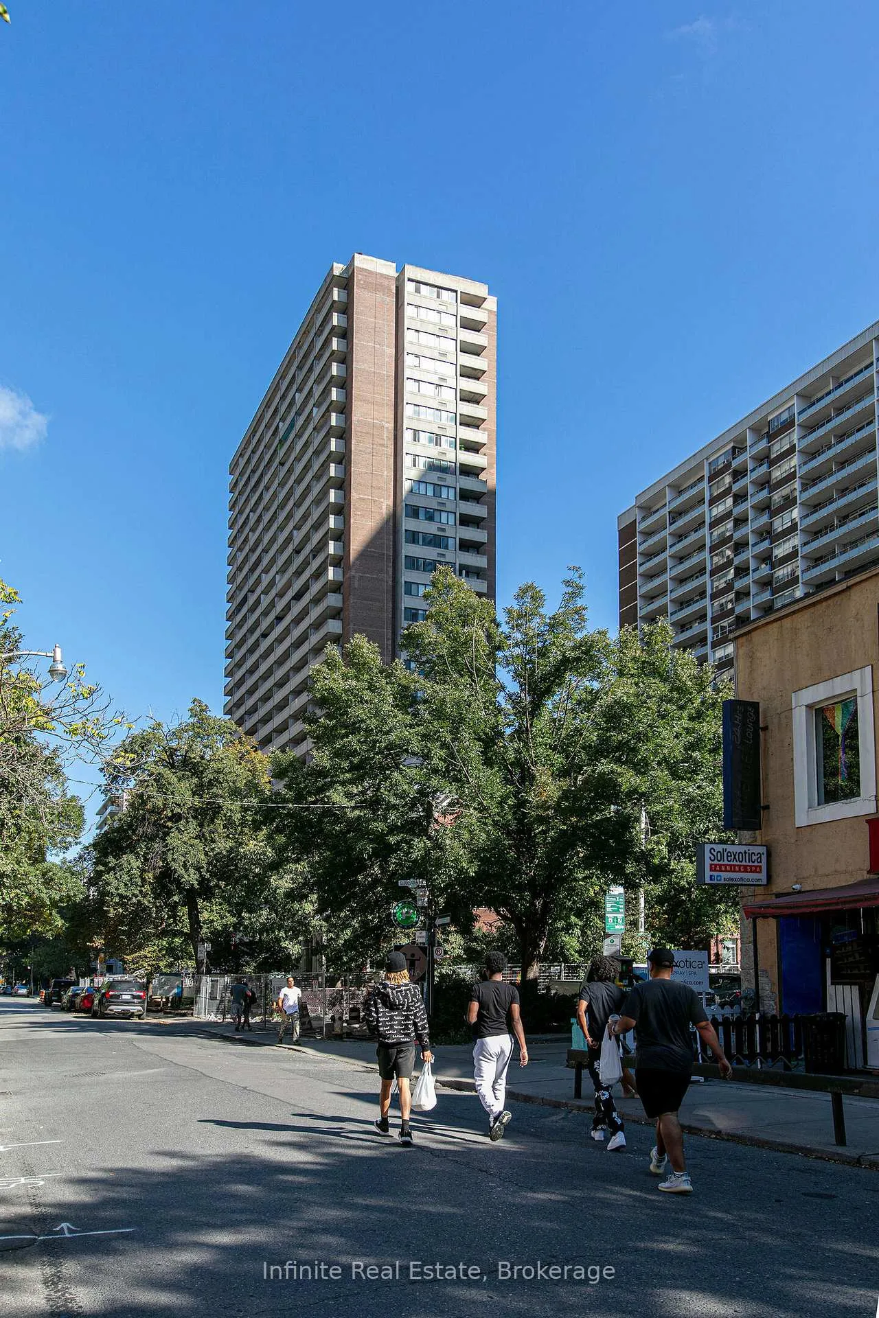 Front of Unit 2812, 33 Isabella Street