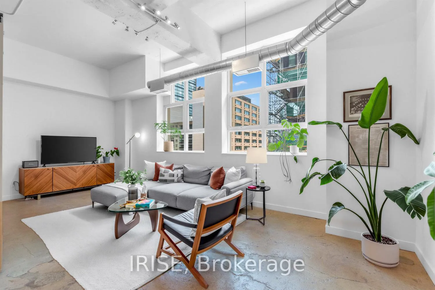 Front of Unit 422, 155 Dalhousie Street