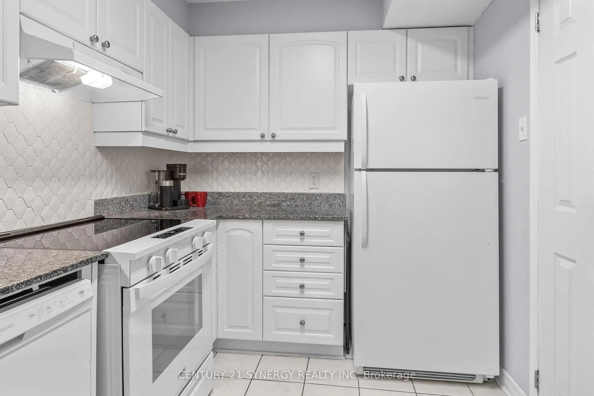 Photo 8 of Unit PH13, 429 Somerset Street W, Ottawa, Ottawa Centre — HOMEH