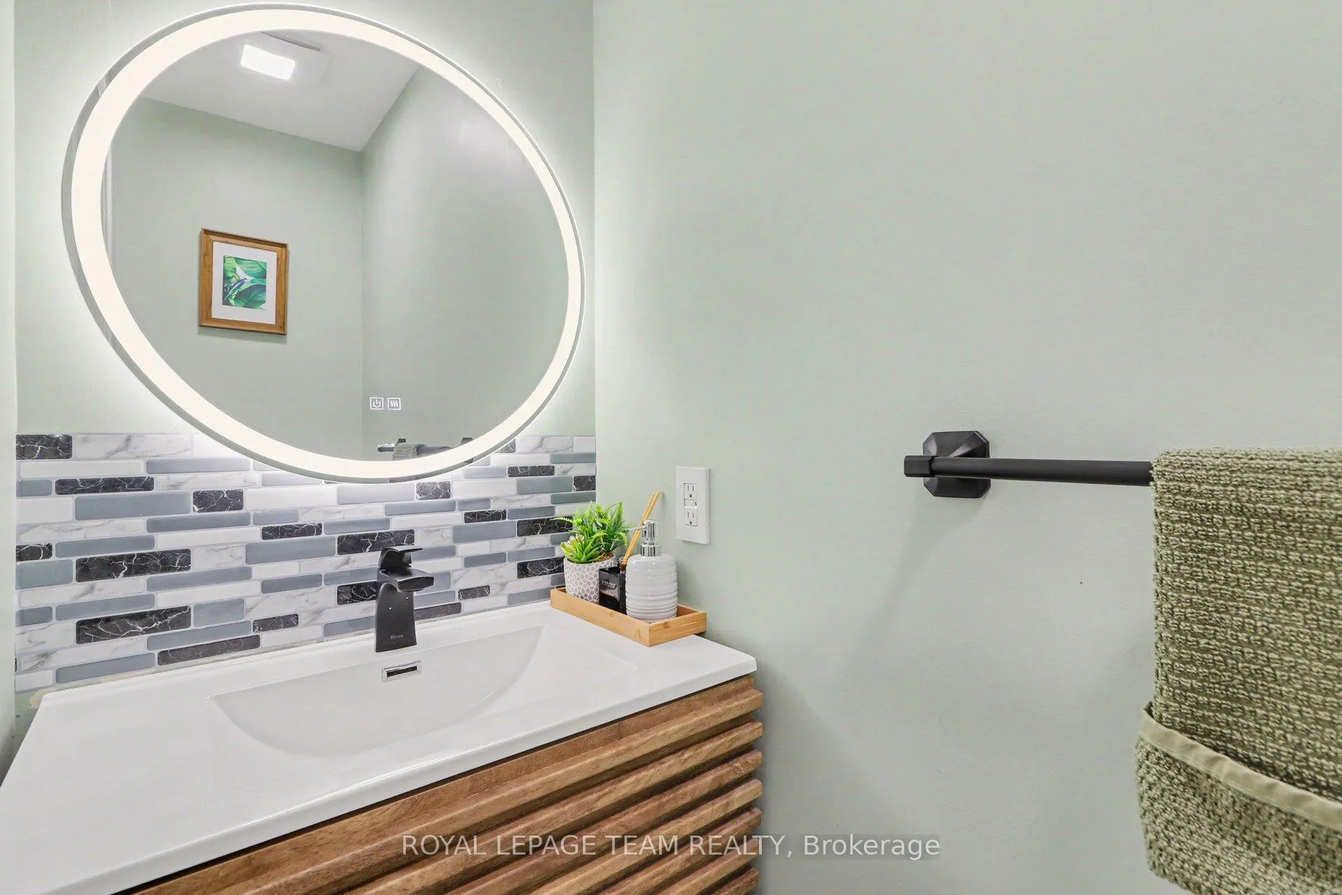 Photo 18 of 100 Sonesta Circle, Ottawa, Stittsville (North) — HOMEH