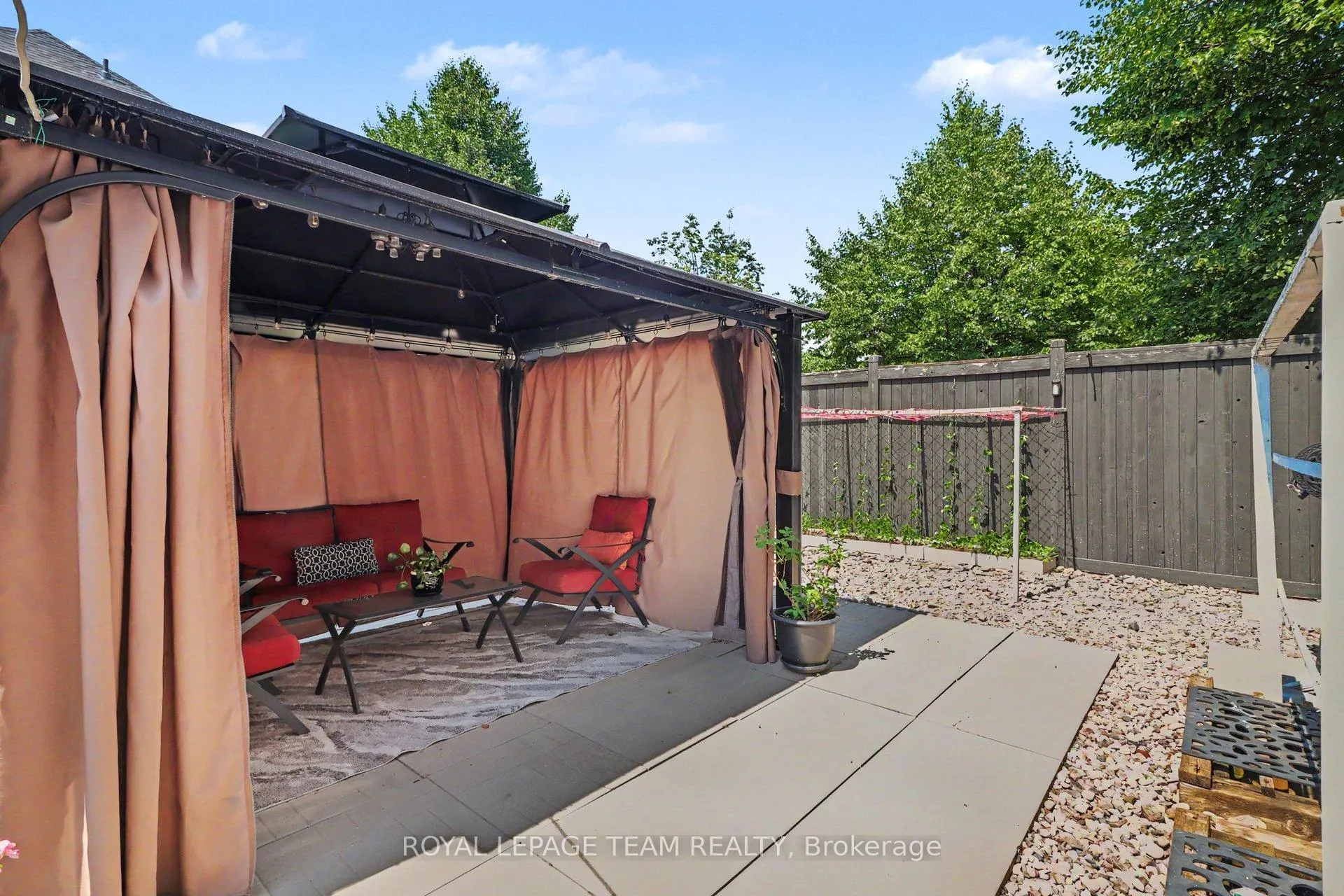 Photo 31 of 100 Sonesta Circle, Ottawa, Stittsville (North) — HOMEH