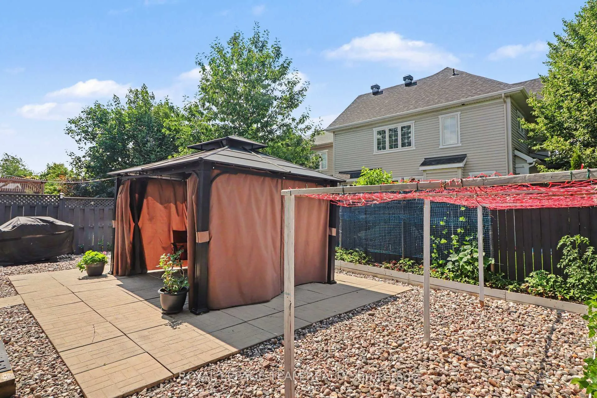 Photo 33 of 100 Sonesta Circle, Ottawa, Stittsville (North) — HOMEH