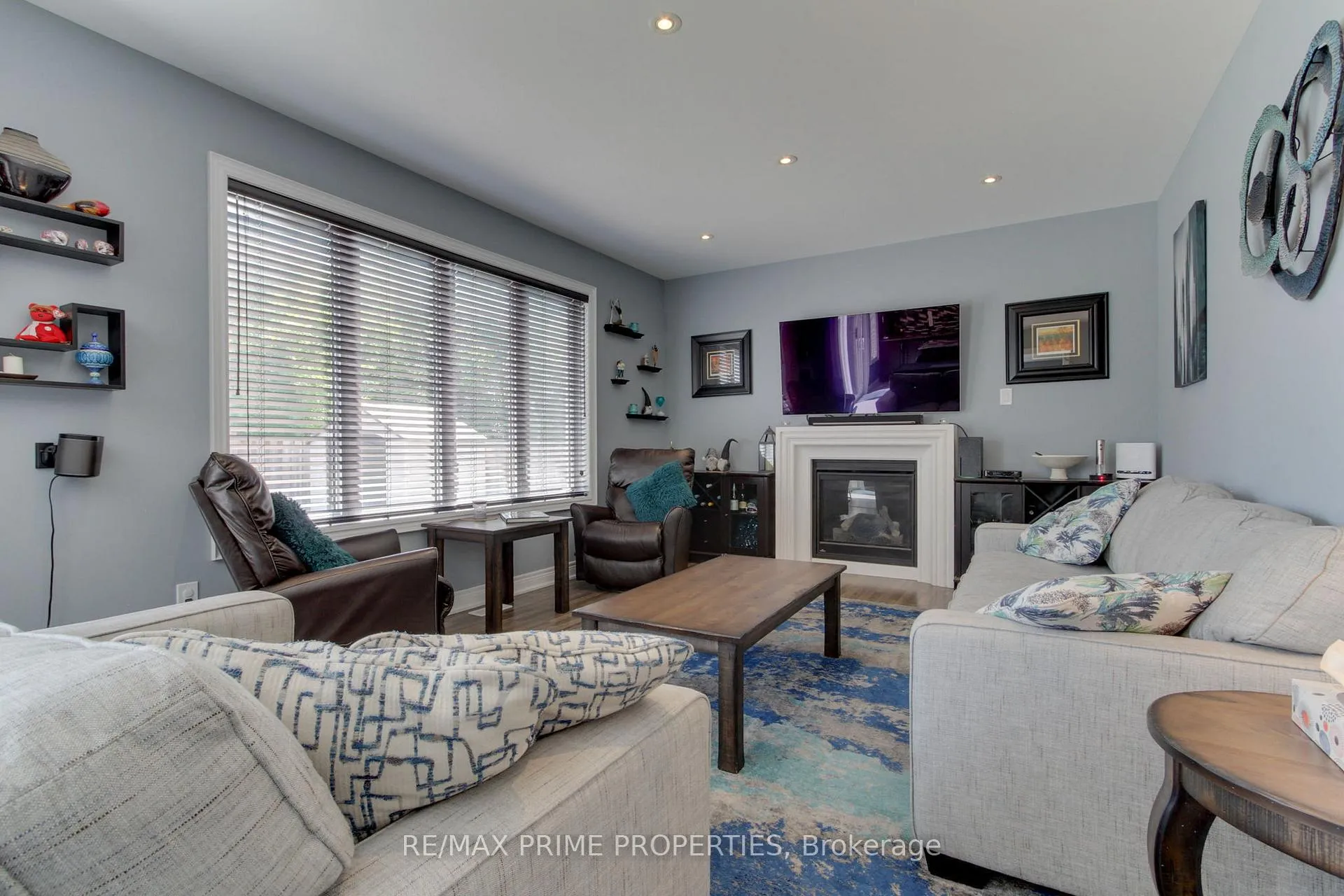 Photo 7 of 121 Robert Wilson Crescent, Georgina, Keswick South — HOMEH