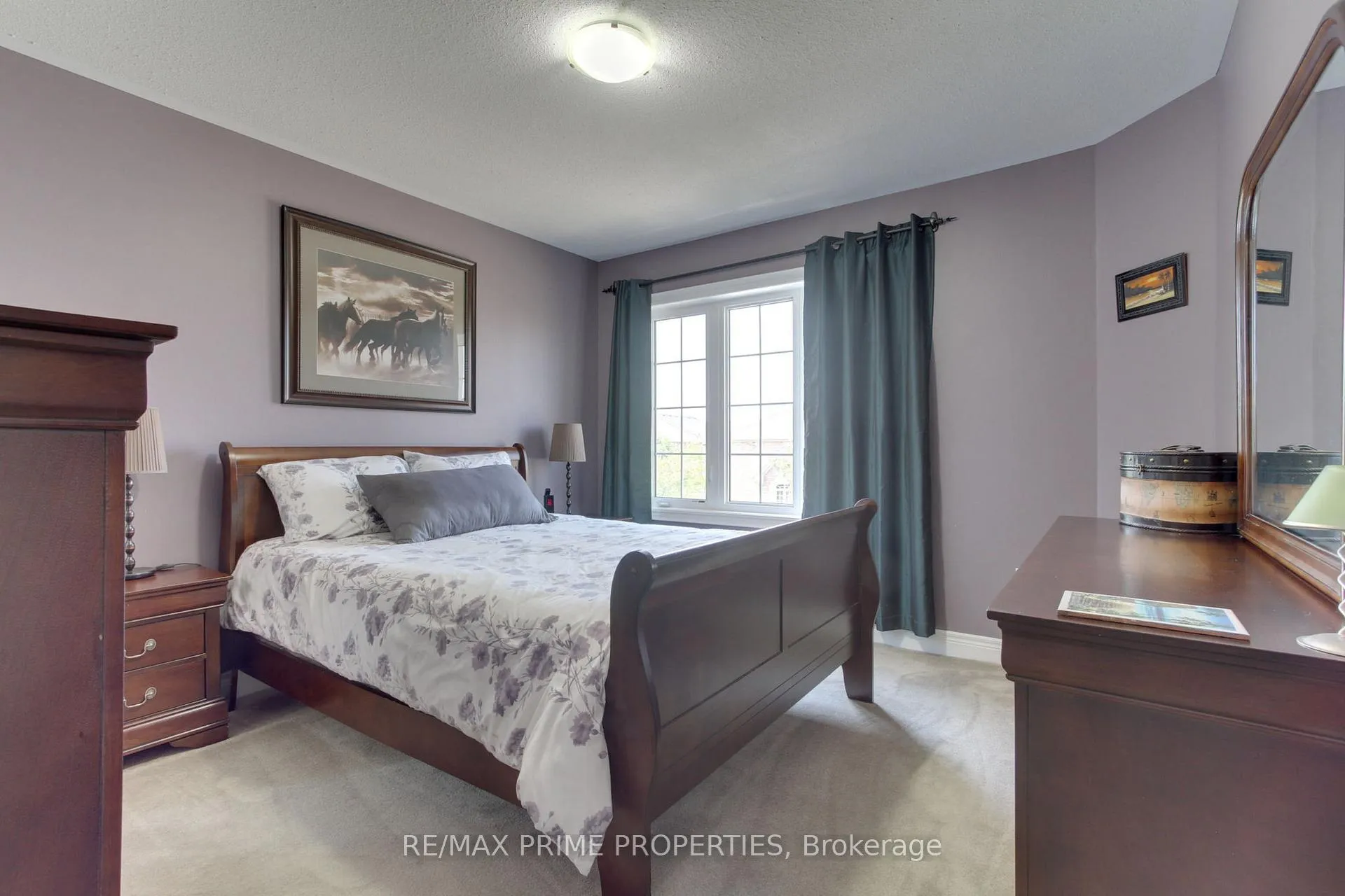 Photo 18 of 121 Robert Wilson Crescent, Georgina, Keswick South — HOMEH