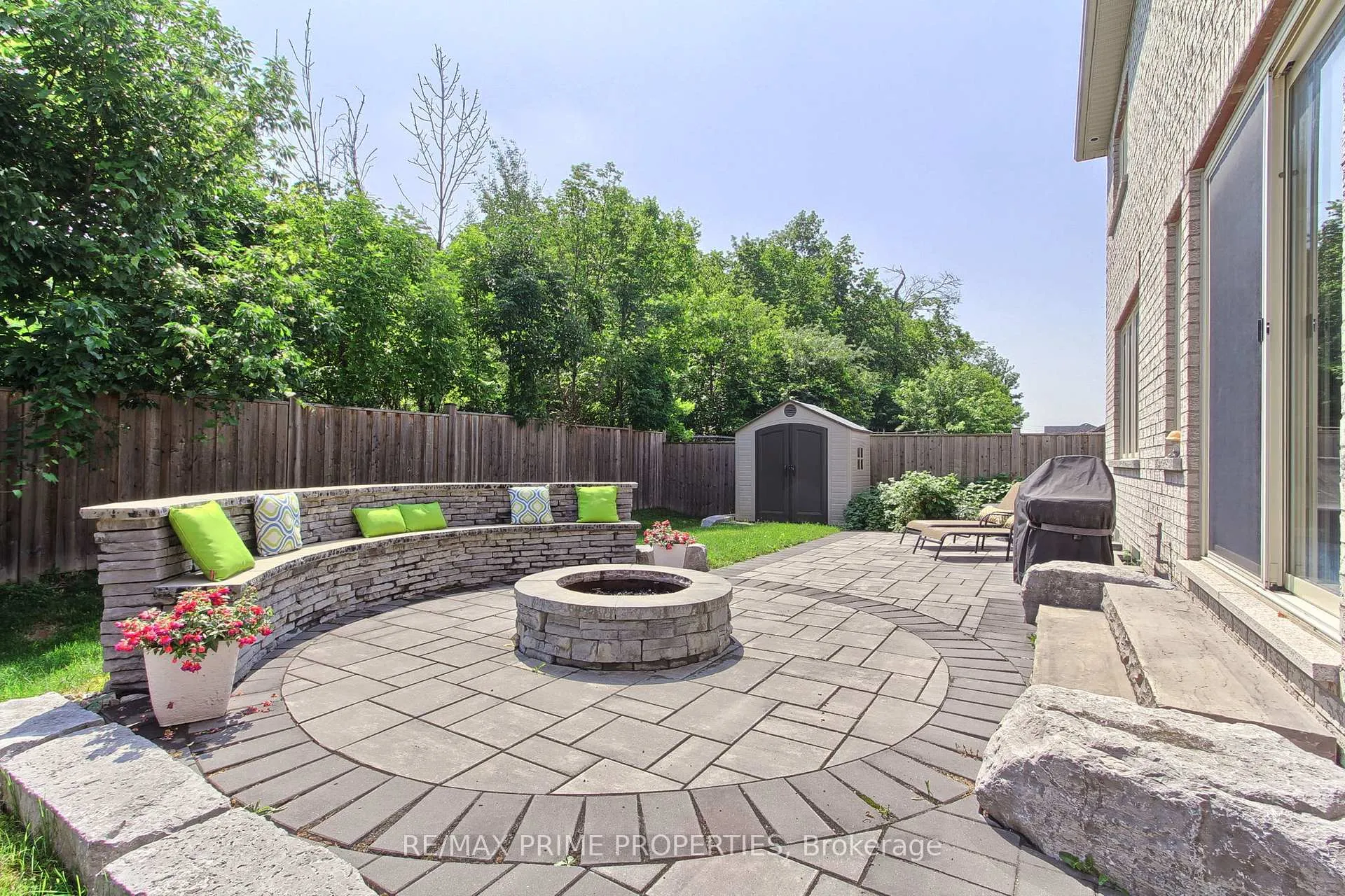 Photo 24 of 121 Robert Wilson Crescent, Georgina, Keswick South — HOMEH