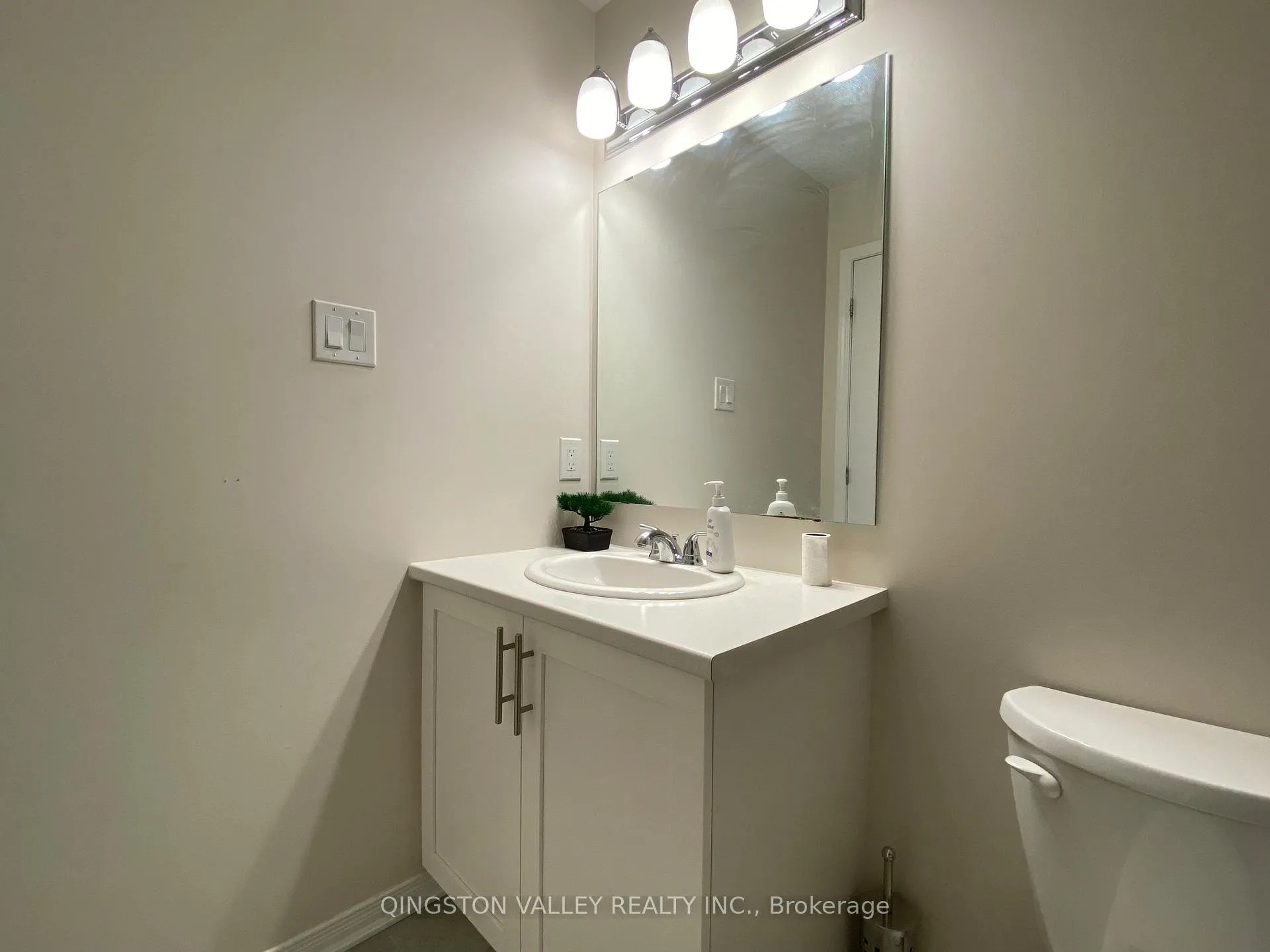 Photo 21 of 216 Don Brown Private, Ottawa, Kanata - Emerald Meadows/Trailwest — HOMEH