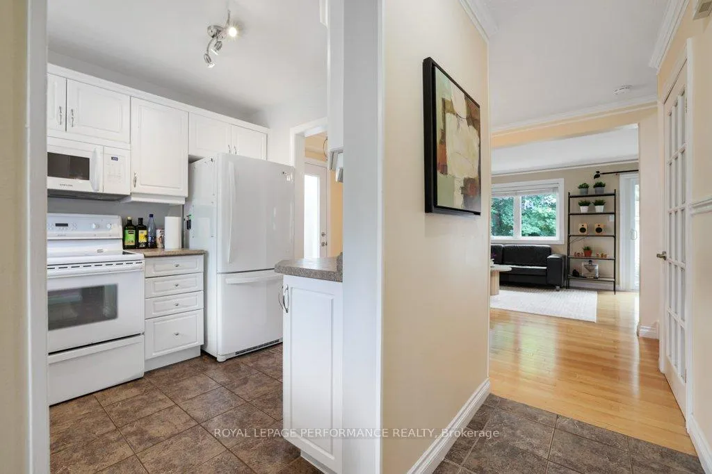 Photo 4 of 1550 Bourcier Drive, Ottawa, Bilberry Creek/Queenswood Heights — HOMEH