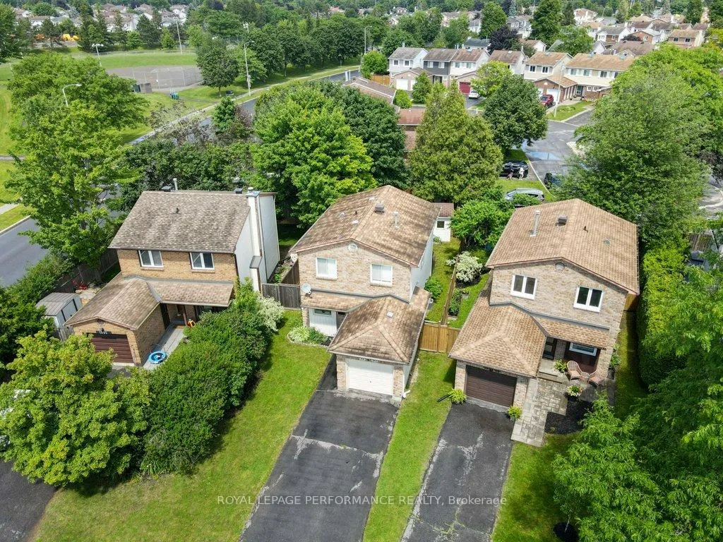 Photo 33 of 1550 Bourcier Drive, Ottawa, Bilberry Creek/Queenswood Heights — HOMEH