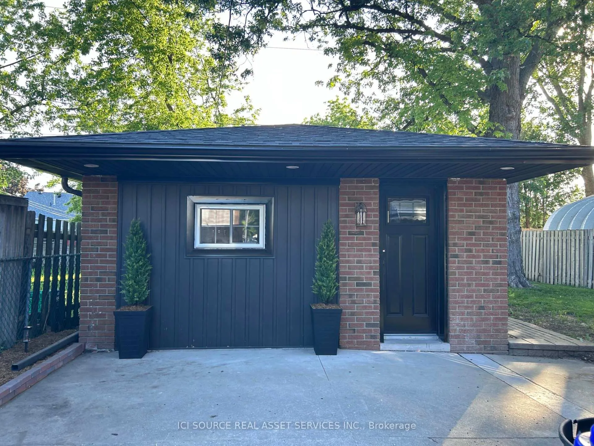 Front of Unit 2, 1911 Francois Road