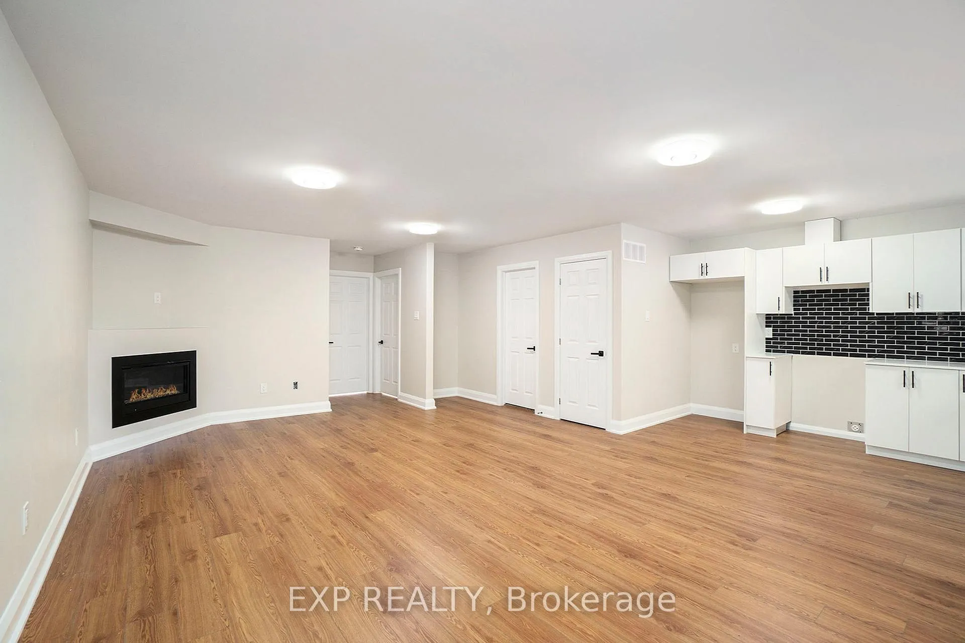 Photo 8 of Unit 3, 838 St. Laurent Boulevard, Ottawa, Castle Heights — HOMEH