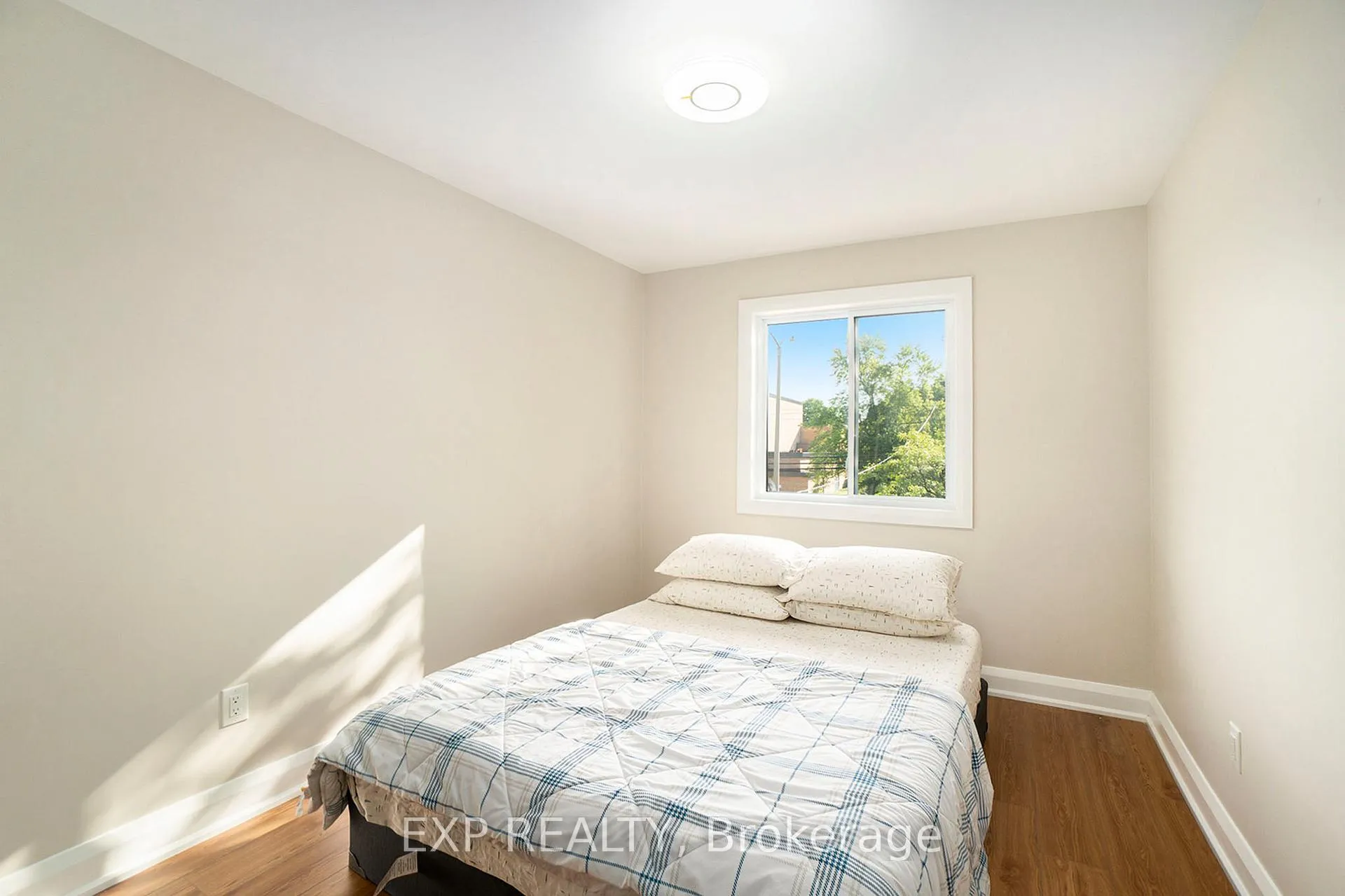 Photo 11 of Unit 3, 838 St. Laurent Boulevard, Ottawa, Castle Heights — HOMEH