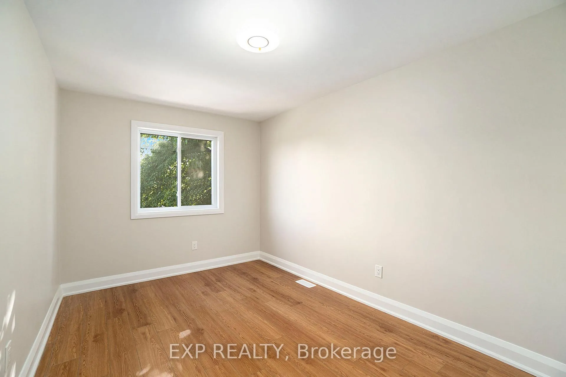 Photo 14 of Unit 3, 838 St. Laurent Boulevard, Ottawa, Castle Heights — HOMEH