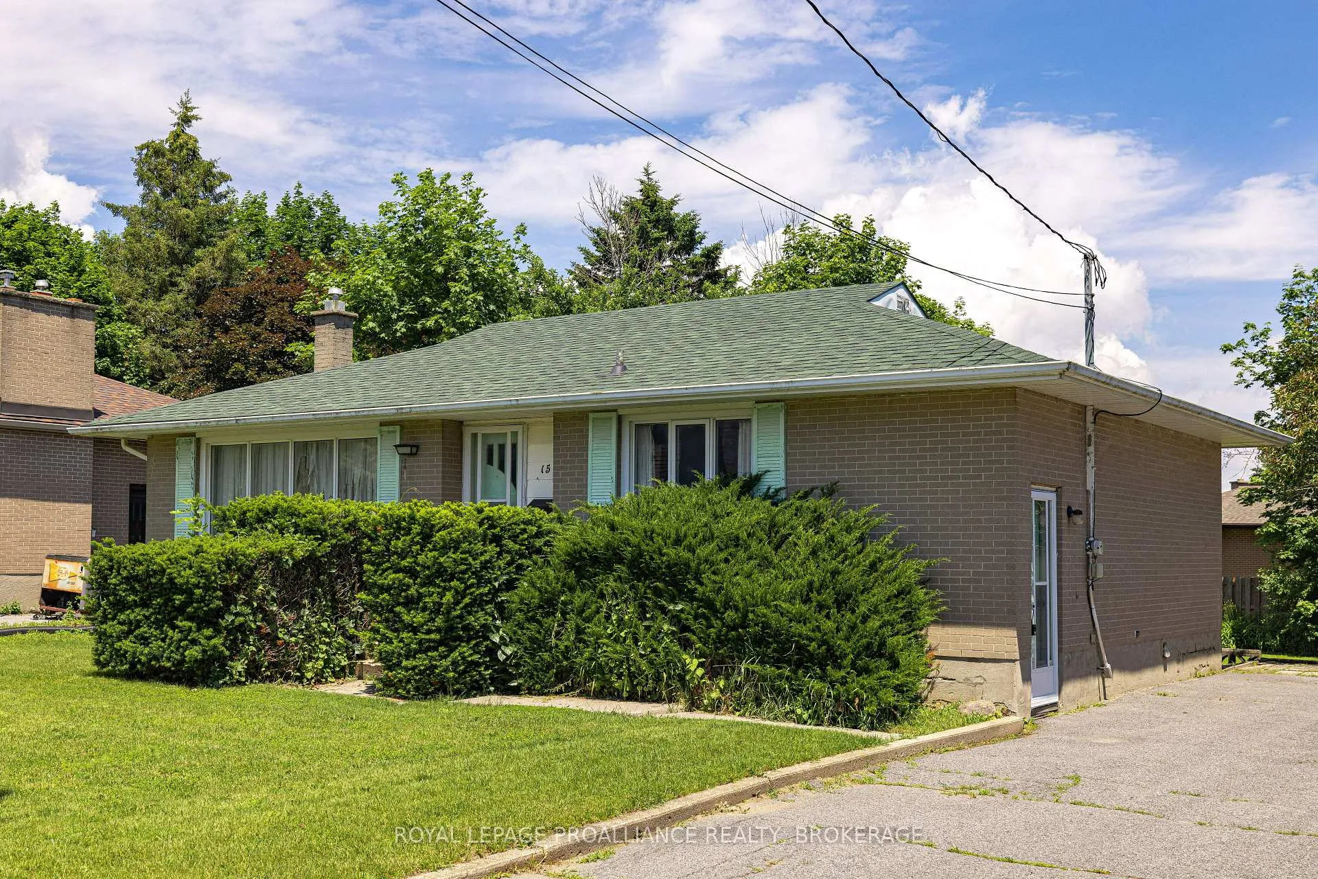 Photo 1 of 15 Park Crescent, Loyalist, Amherstview — HOMEH